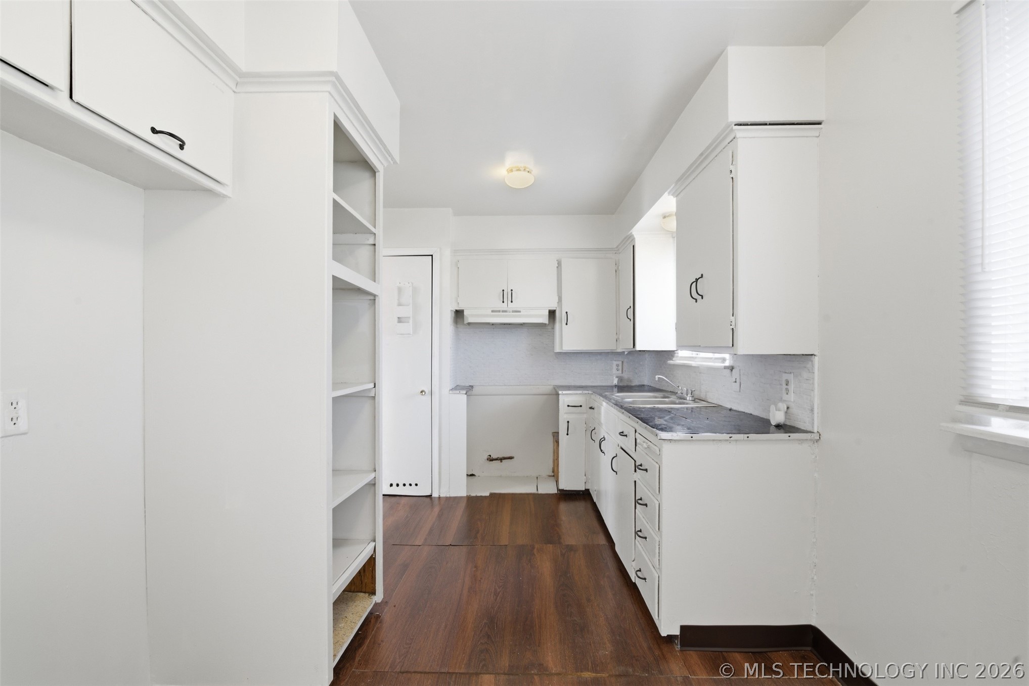 5234 N Kenosha Avenue Property Photo 12