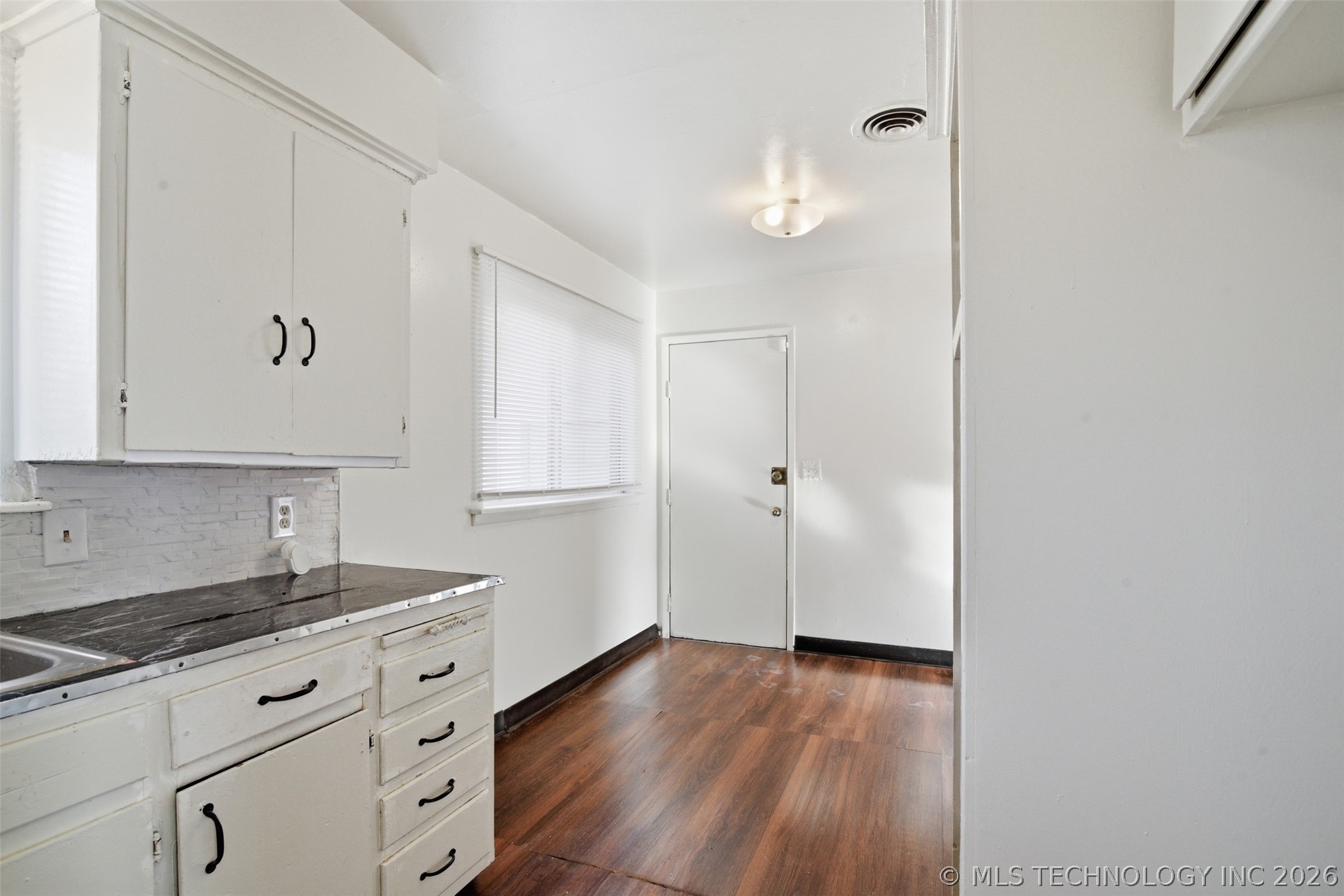 5234 N Kenosha Avenue Property Photo 13
