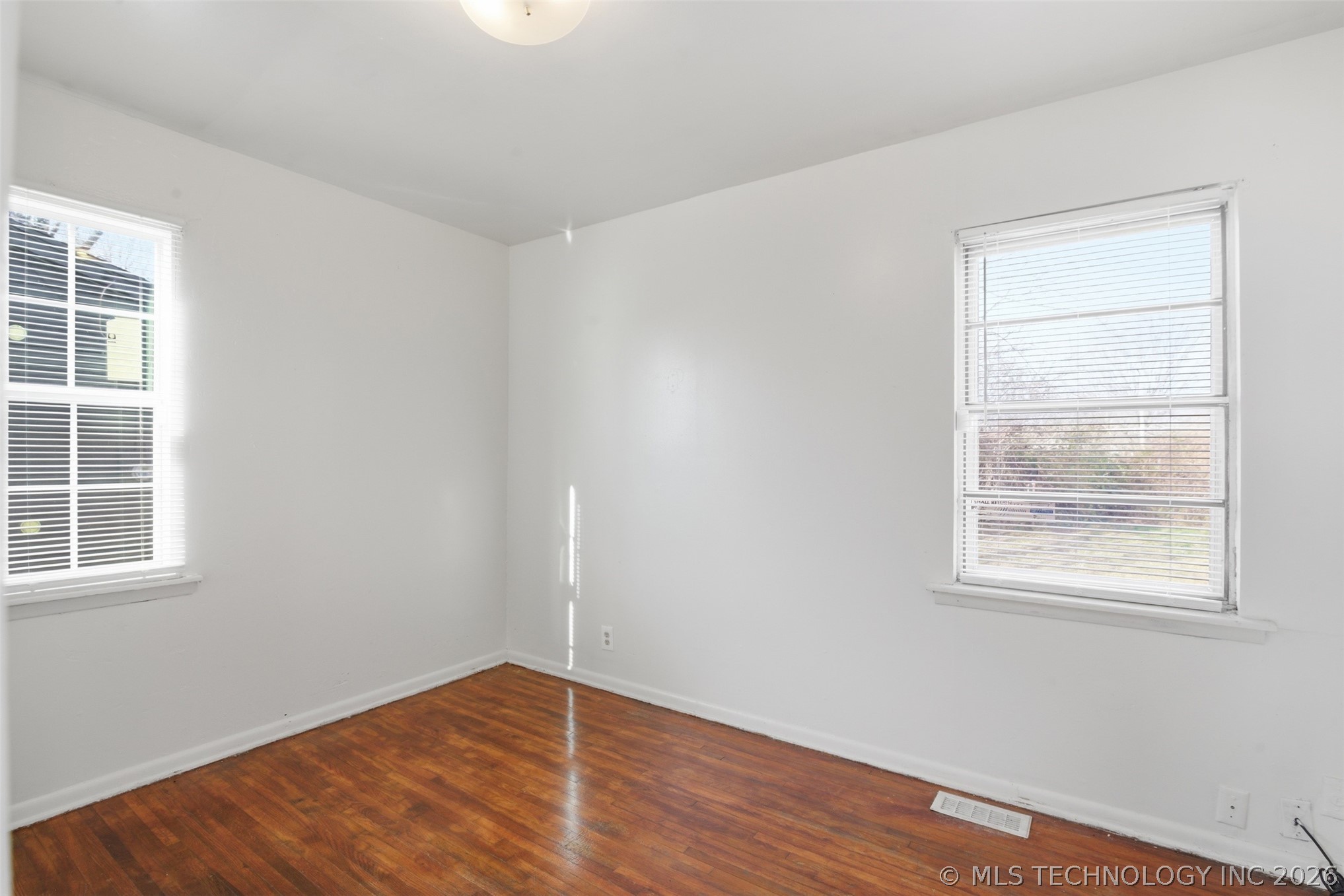 5234 N Kenosha Avenue Property Photo 18