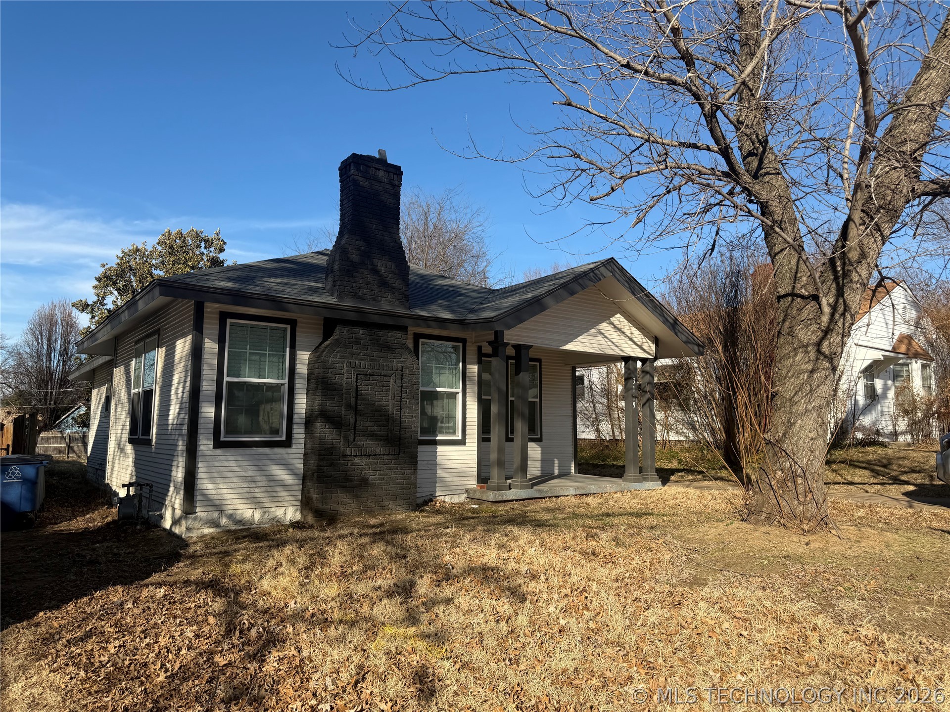 3119 E 3rd Street Property Photo 6