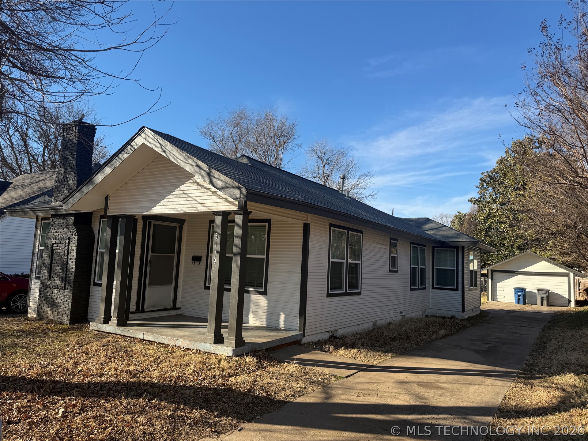 3119 E 3rd Street Property Photo 8