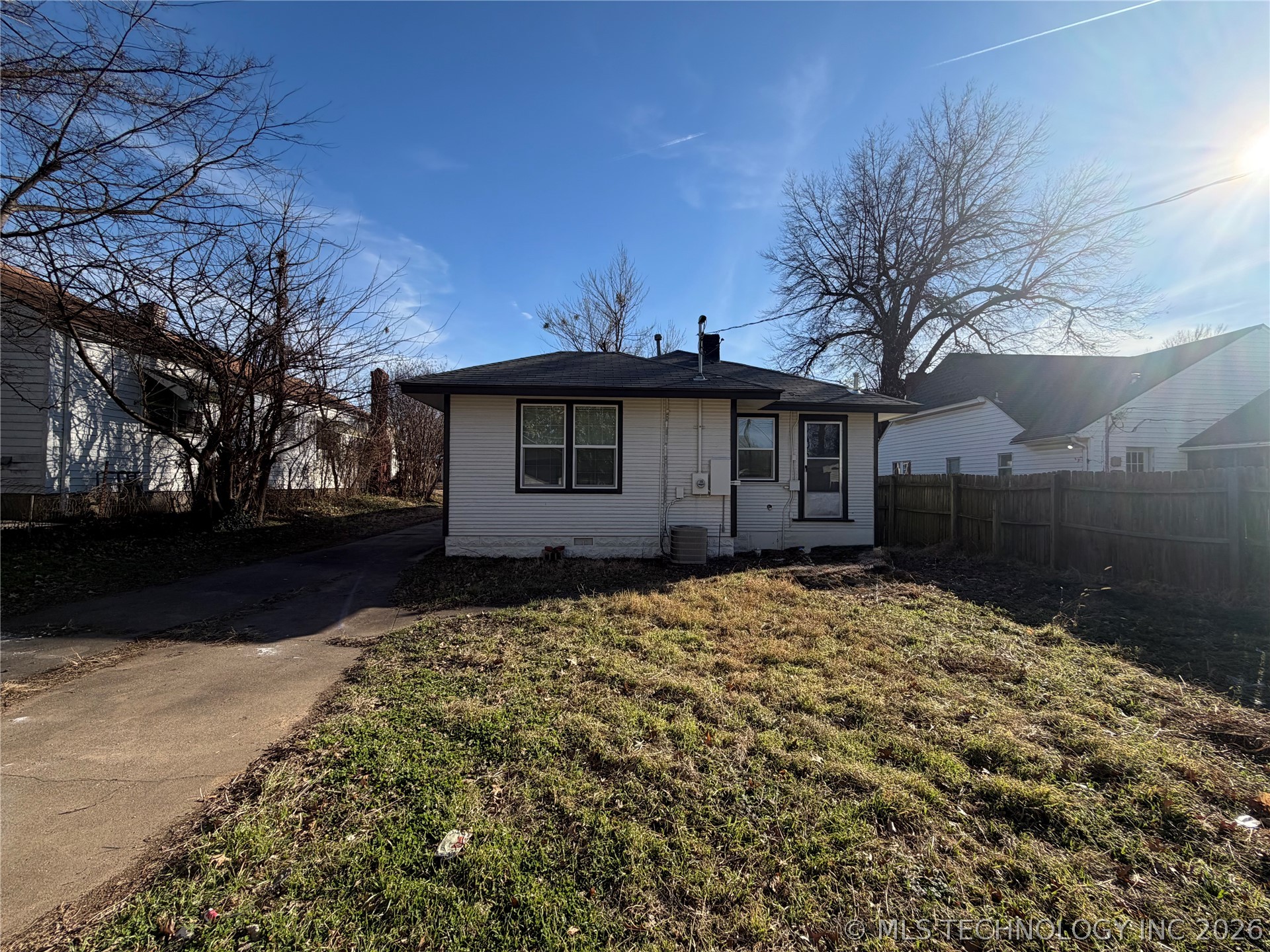3119 E 3rd Street Property Photo 11