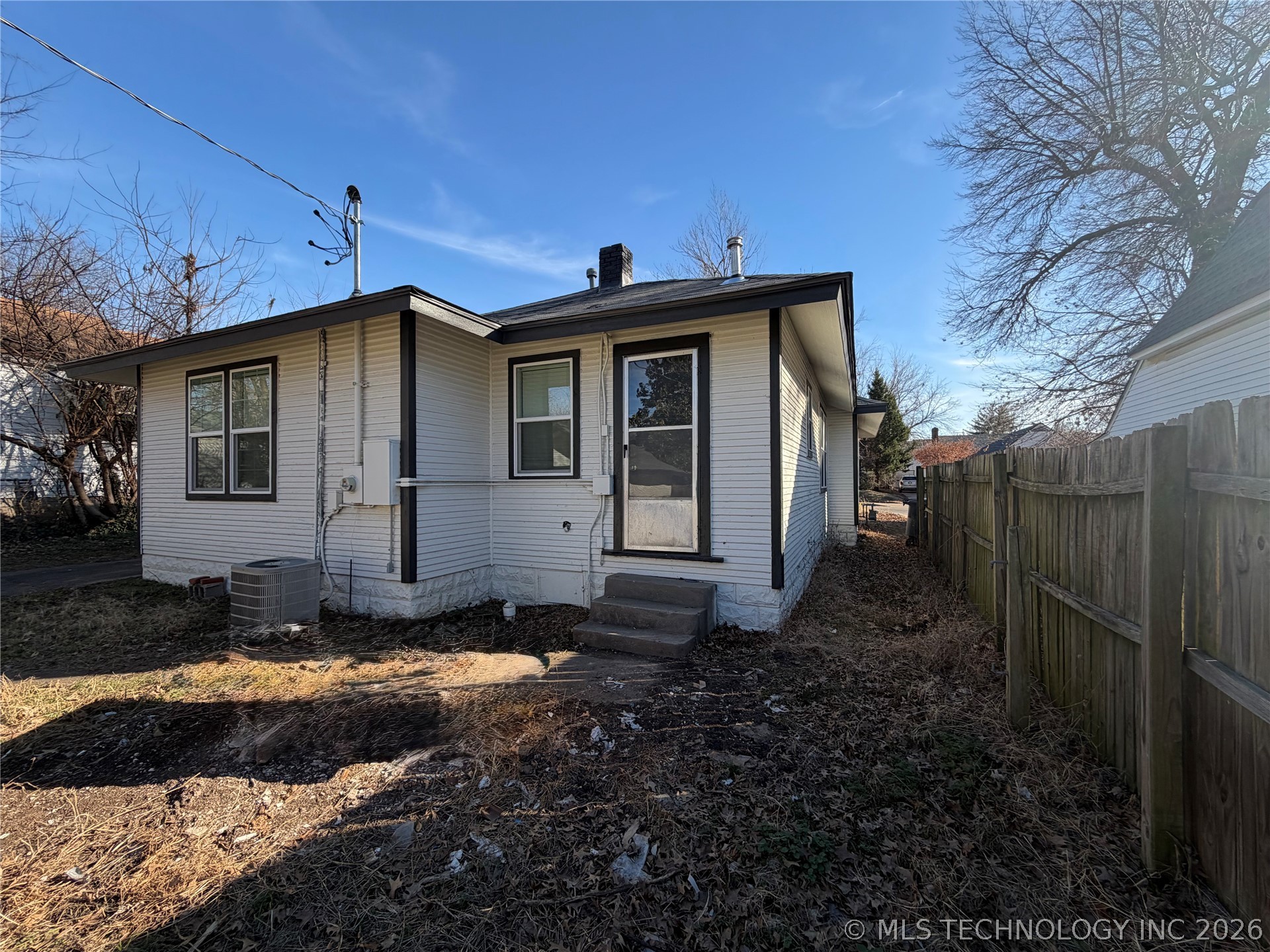 3119 E 3rd Street Property Photo 12