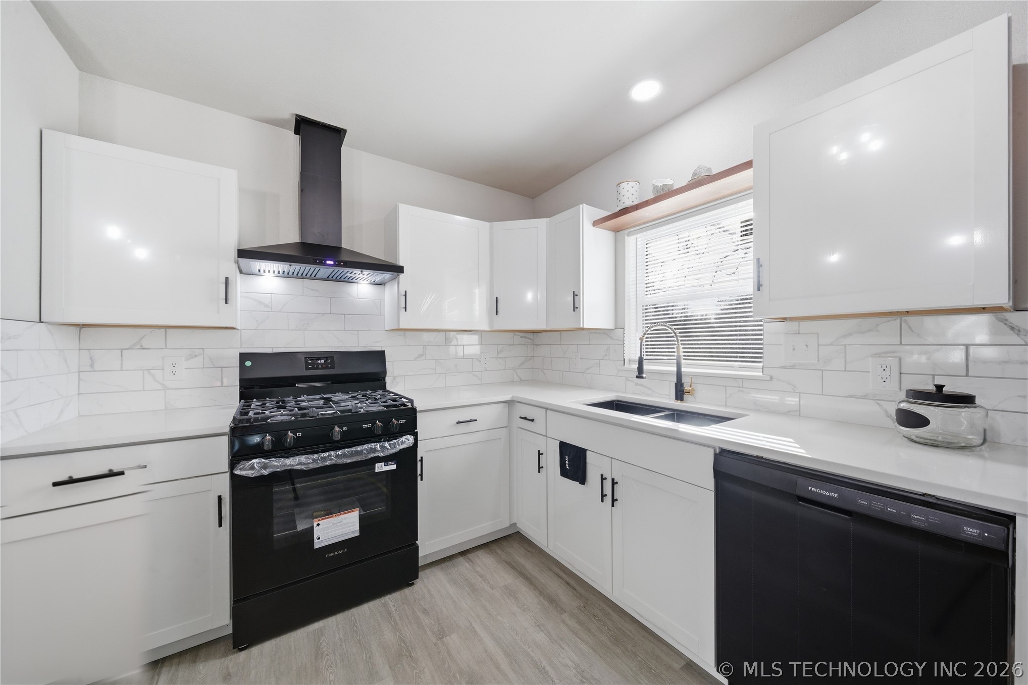 2301 Denver Street Property Photo 12