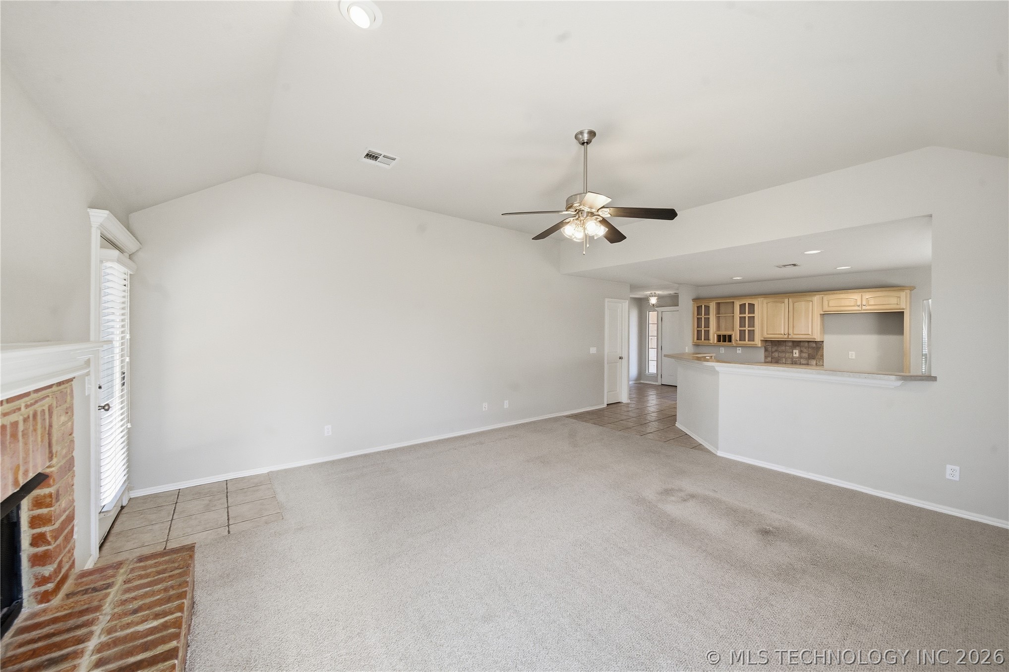 11602 S Mulberry Lane Property Photo 4