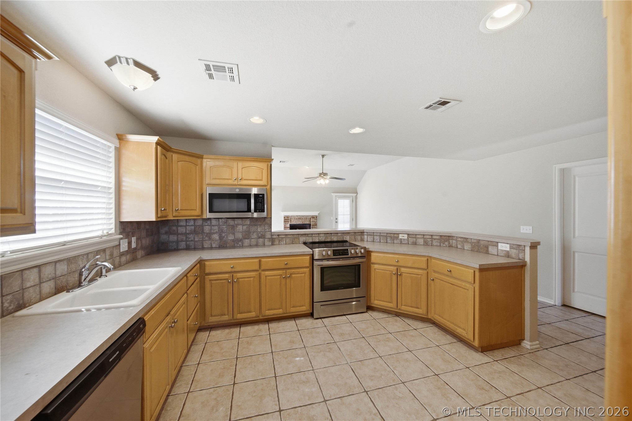 11602 S Mulberry Lane Property Photo 7