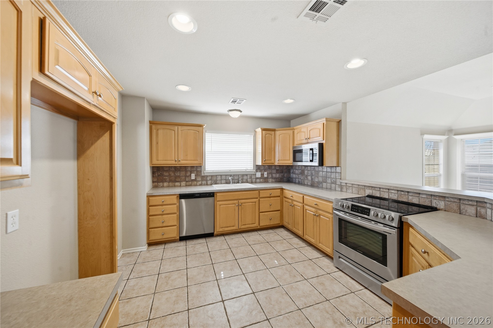 11602 S Mulberry Lane Property Photo 8
