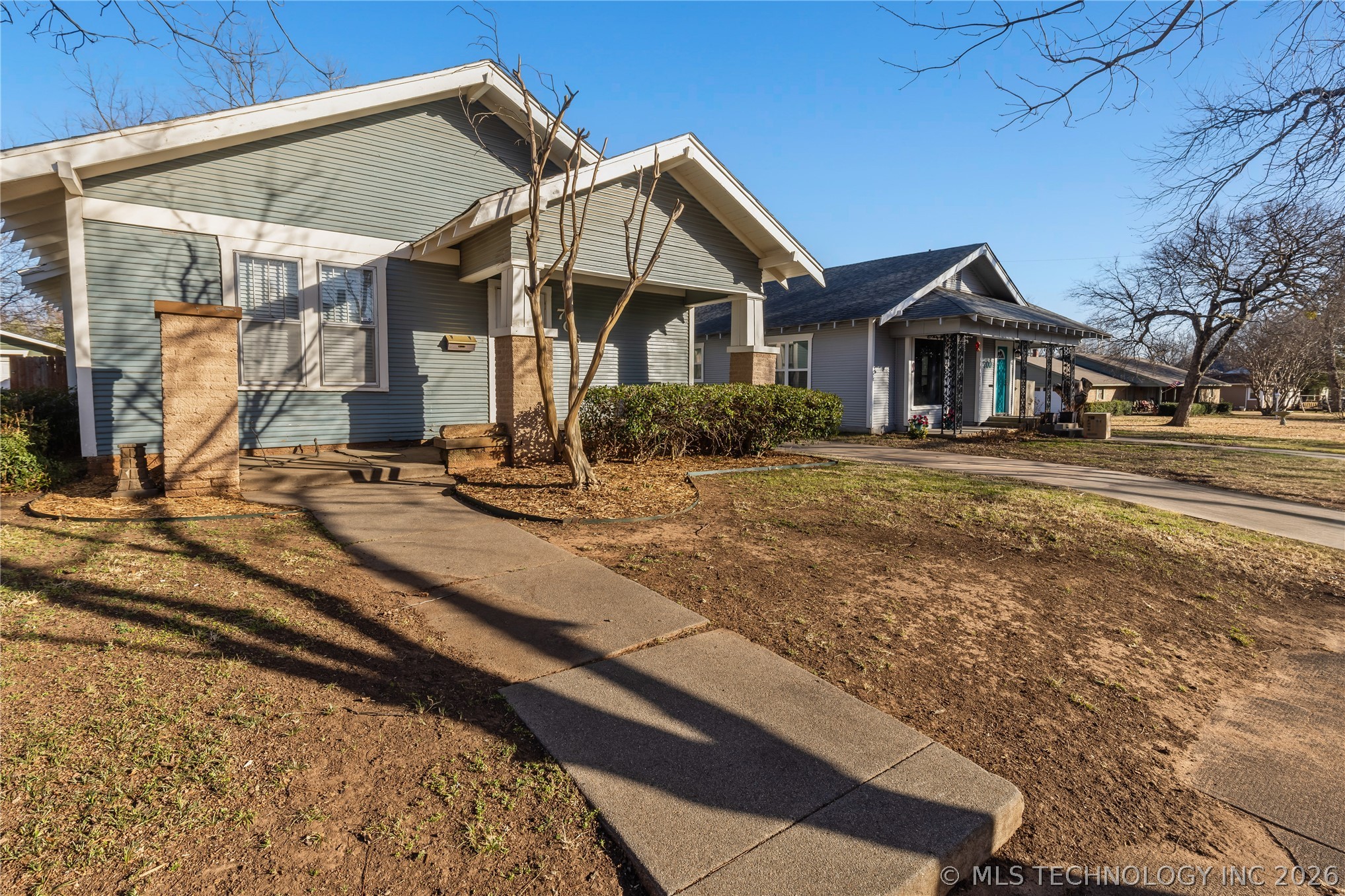 706 D Nw Property Photo 2