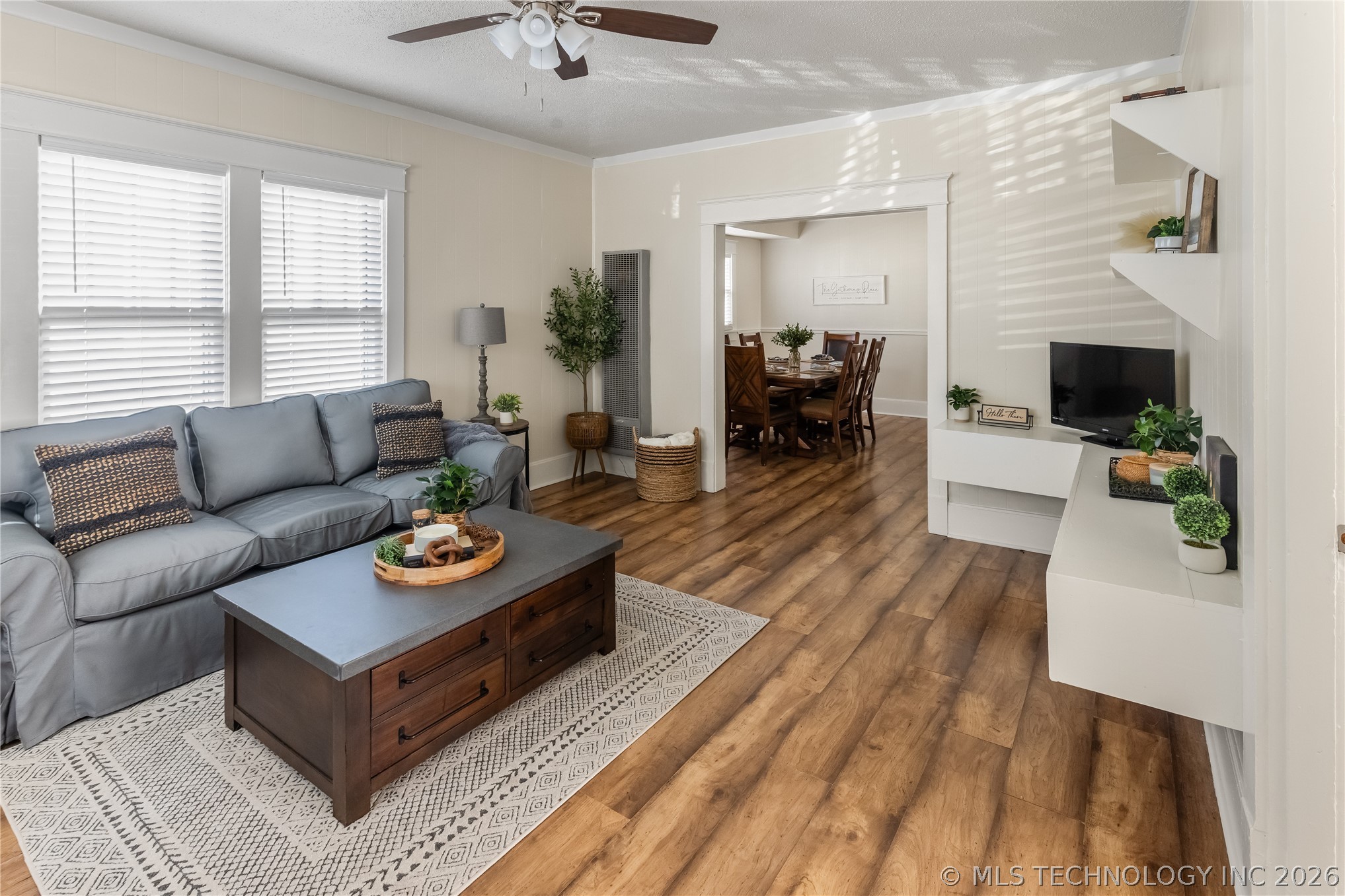 706 D Nw Property Photo 3