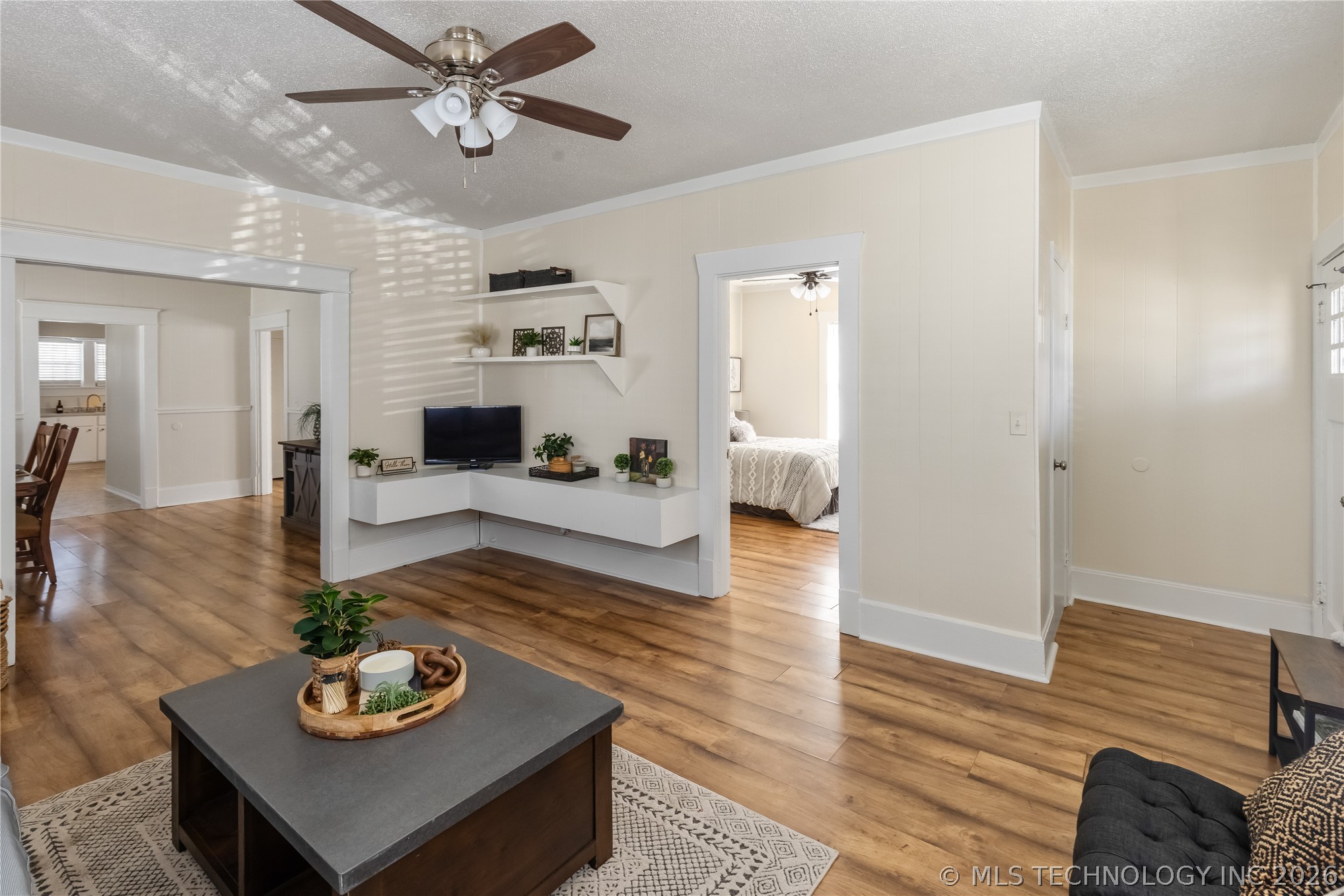 706 D Nw Property Photo 4