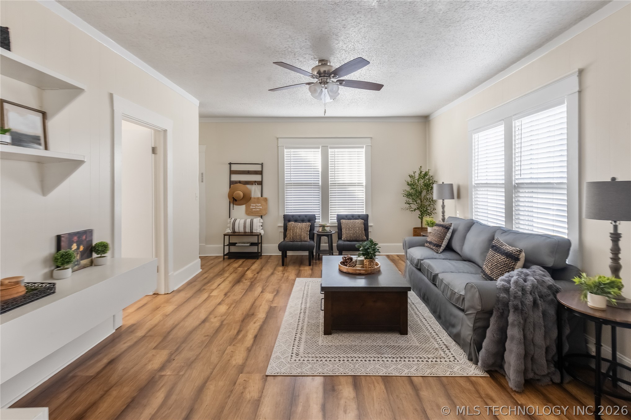 706 D Nw Property Photo 5