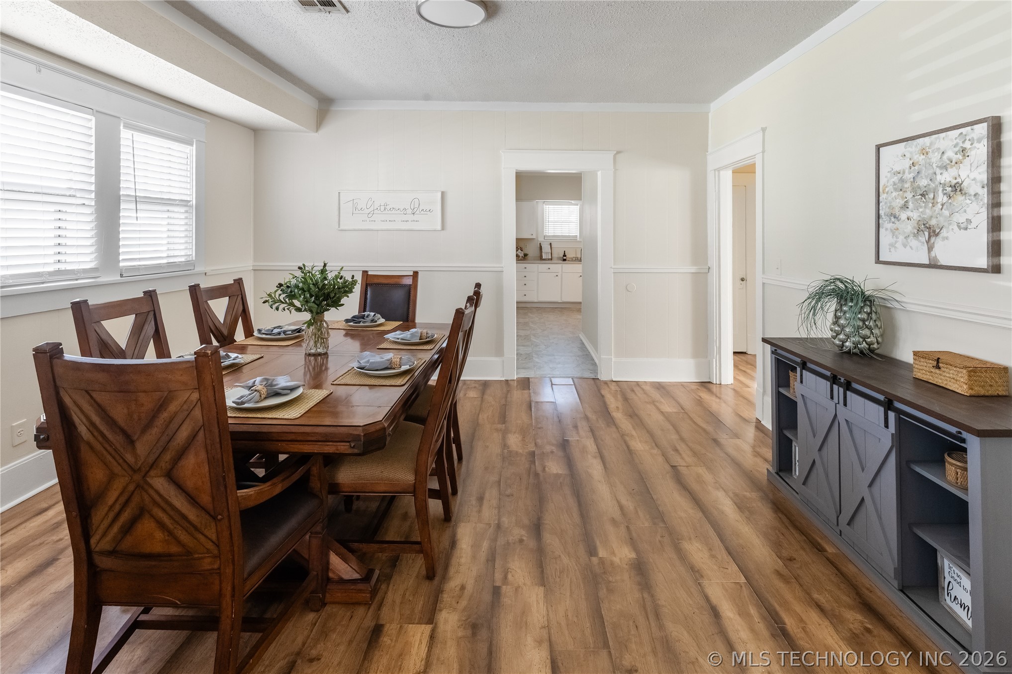 706 D Nw Property Photo 6