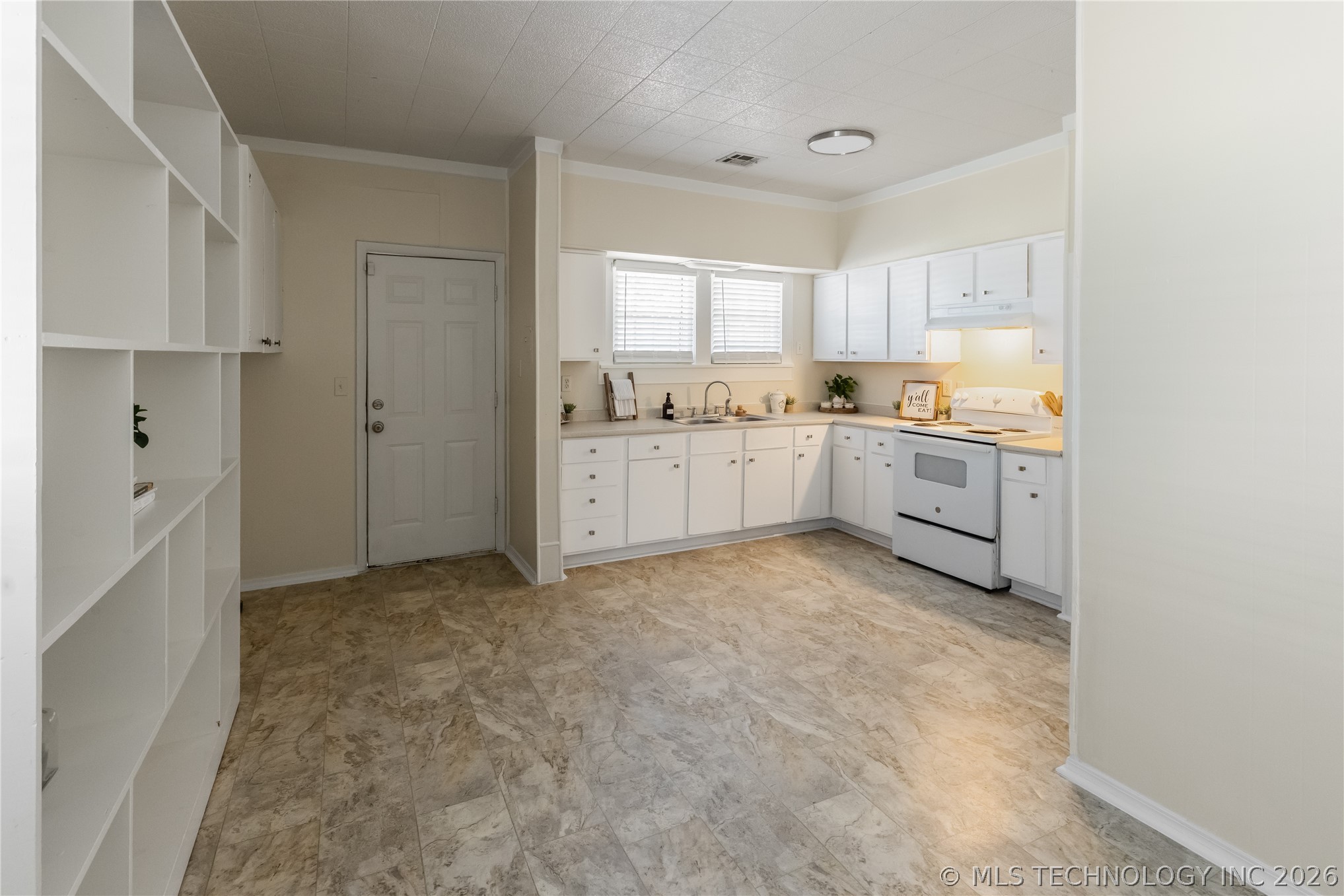 706 D Nw Property Photo 8