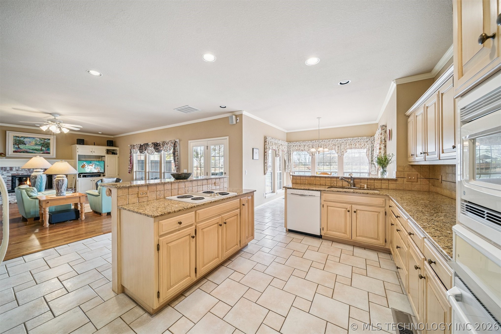 12231 S 18th Avenue E Property Photo 18