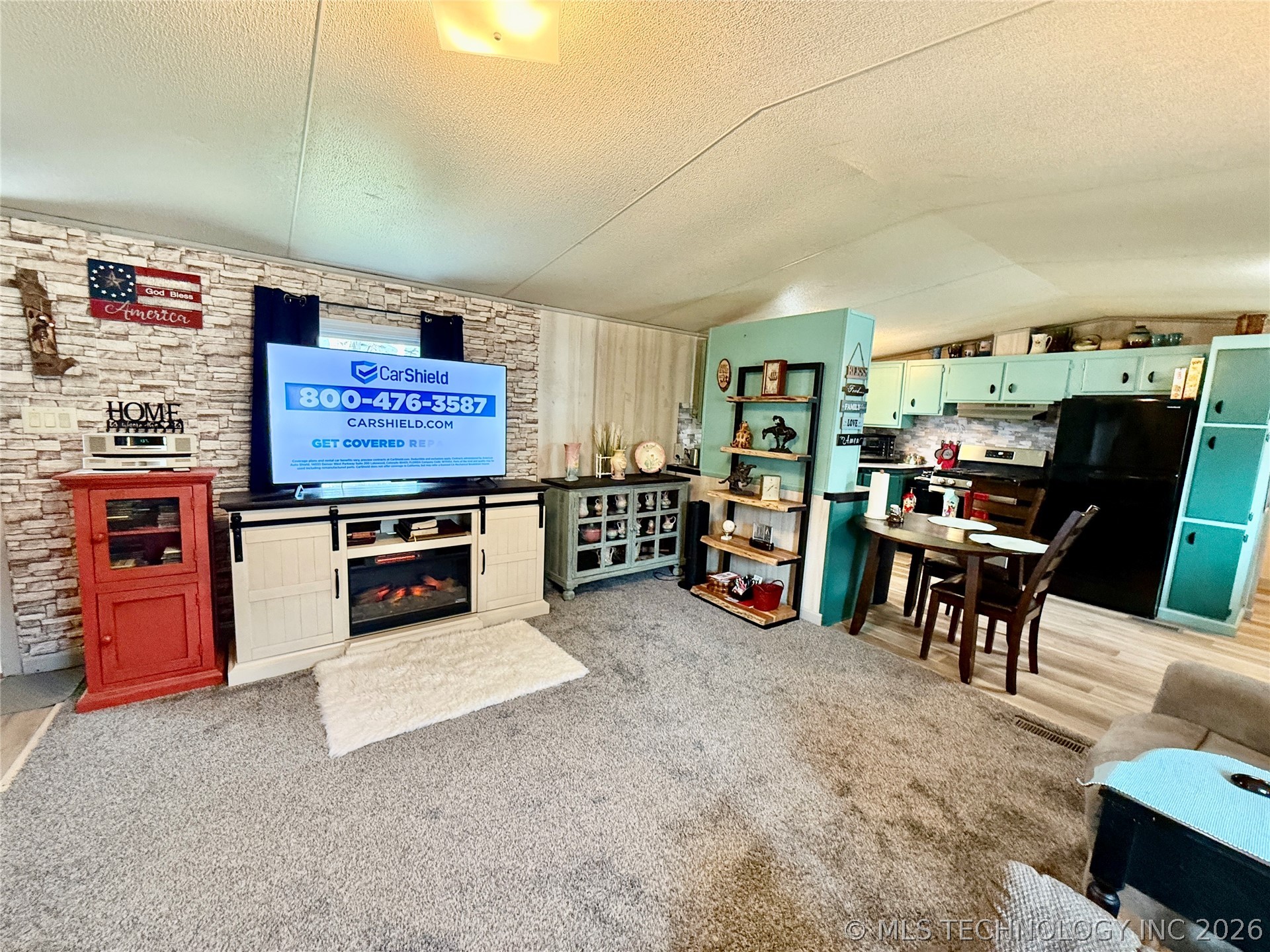 18 W Elm Drive Property Photo 11