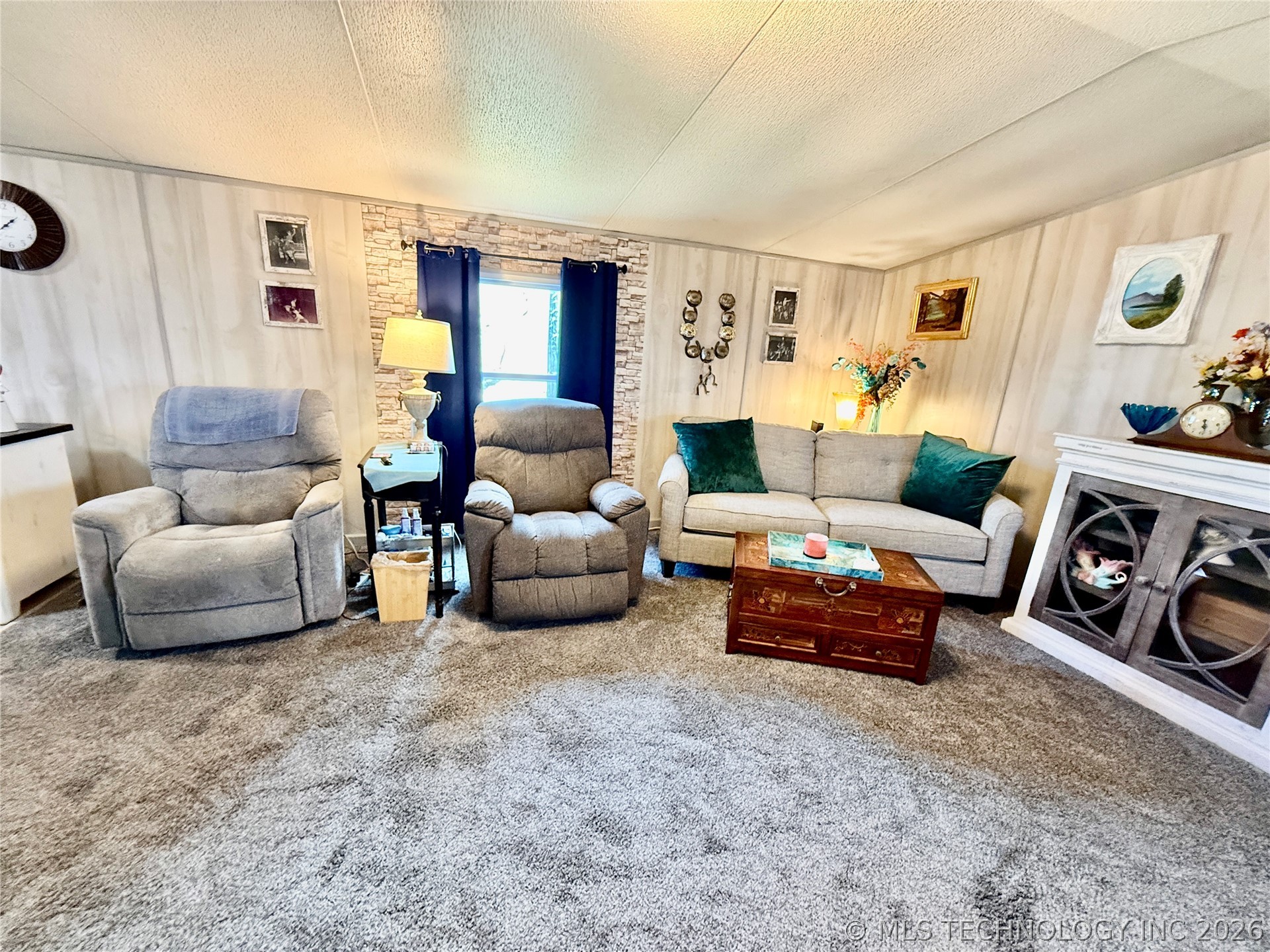 18 W Elm Drive Property Photo 12