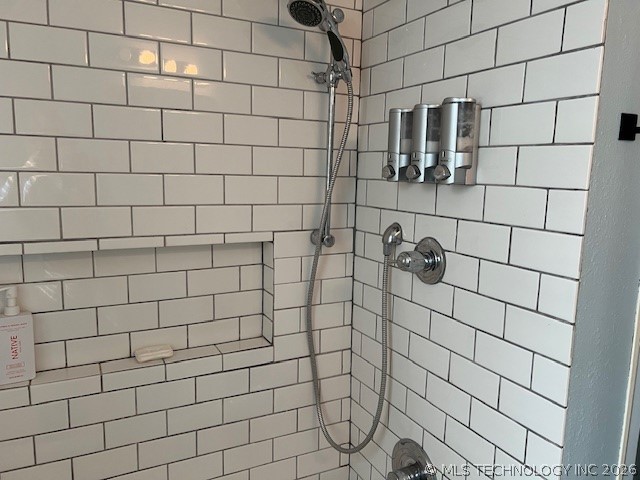 1907 W Cameron Street Property Photo 11