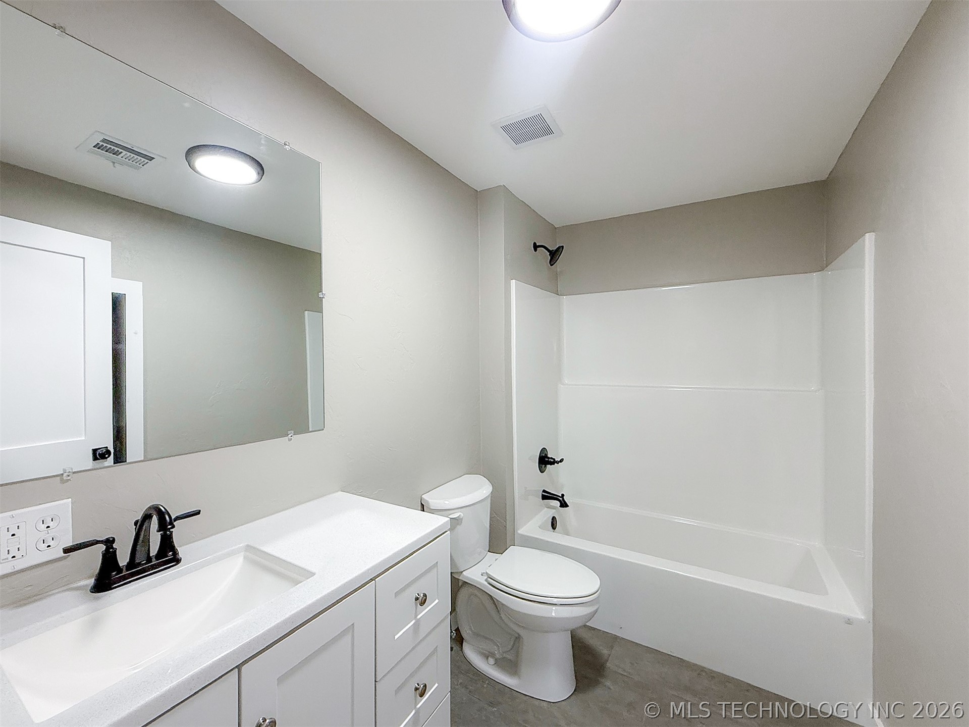 418 W 6th Street Property Photo 17