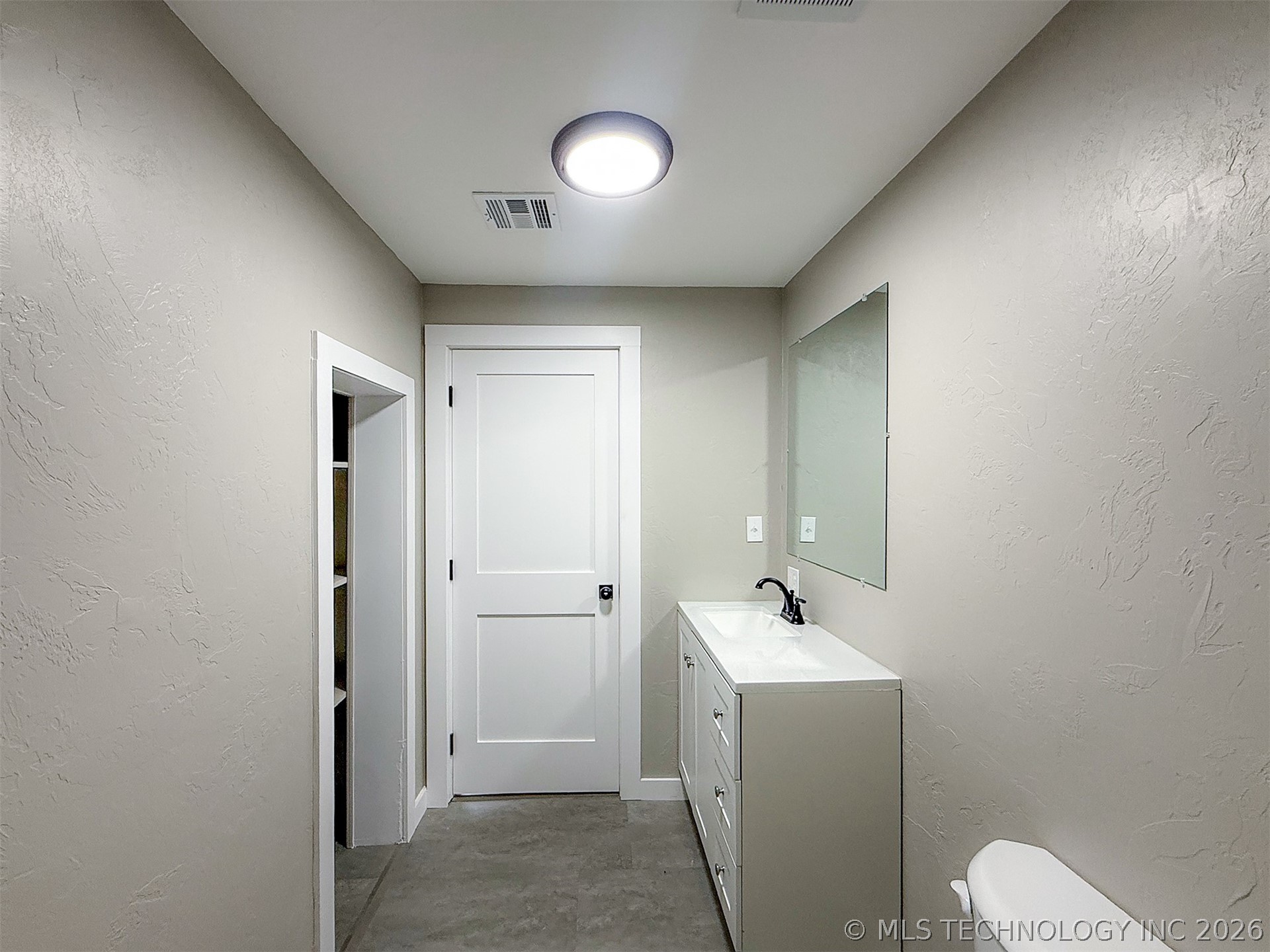 418 W 6th Street Property Photo 18