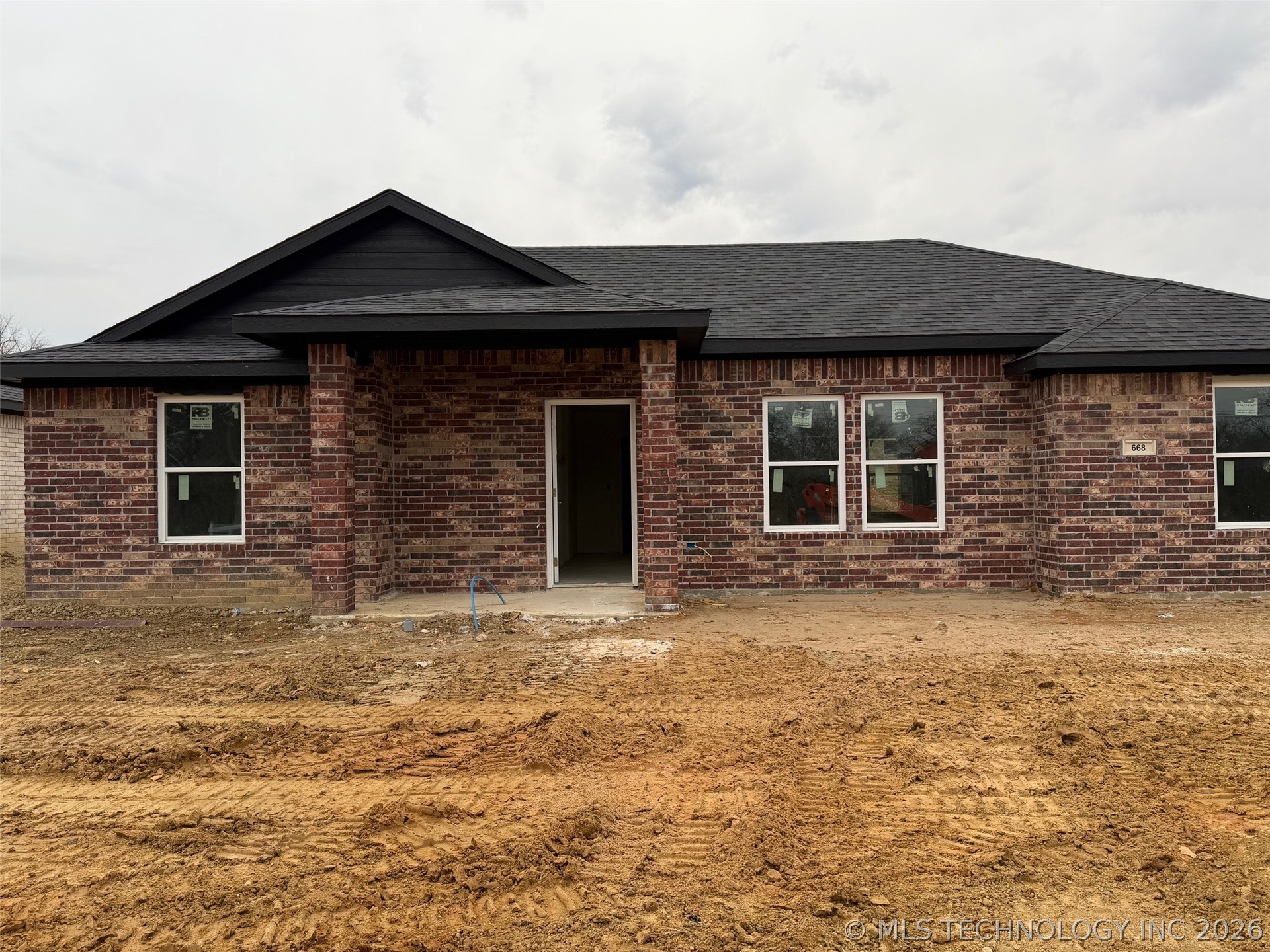 668 W 6th Street Property Photo 1