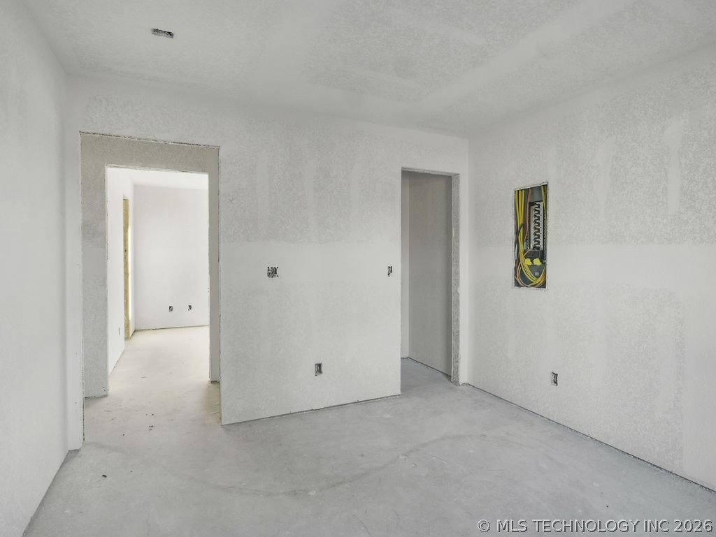 668 W 6th Street Property Photo 5