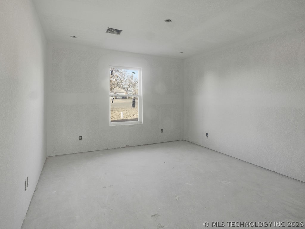 668 W 6th Street Property Photo 6