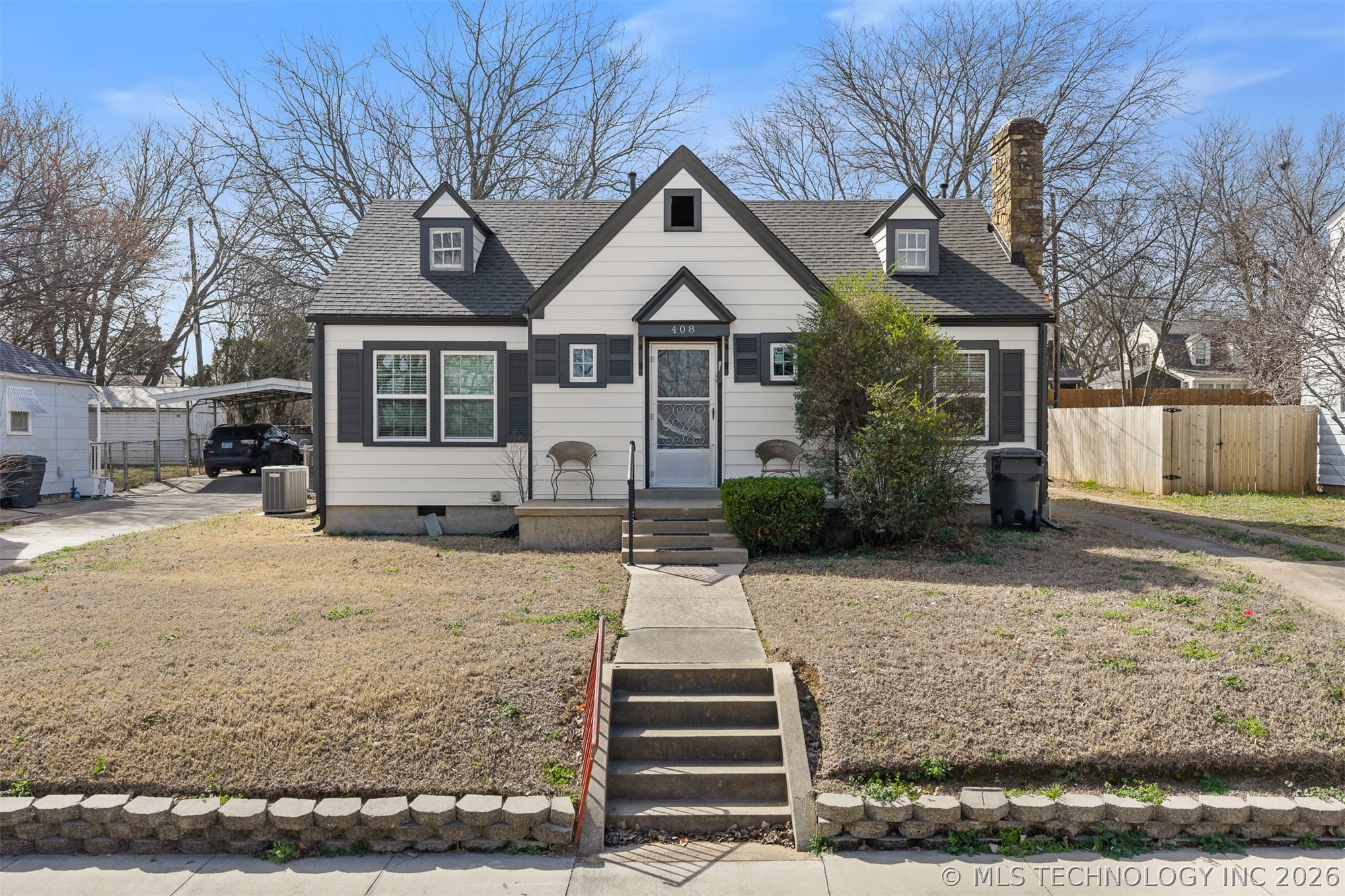 408 NW 11th Street Property Photo 1