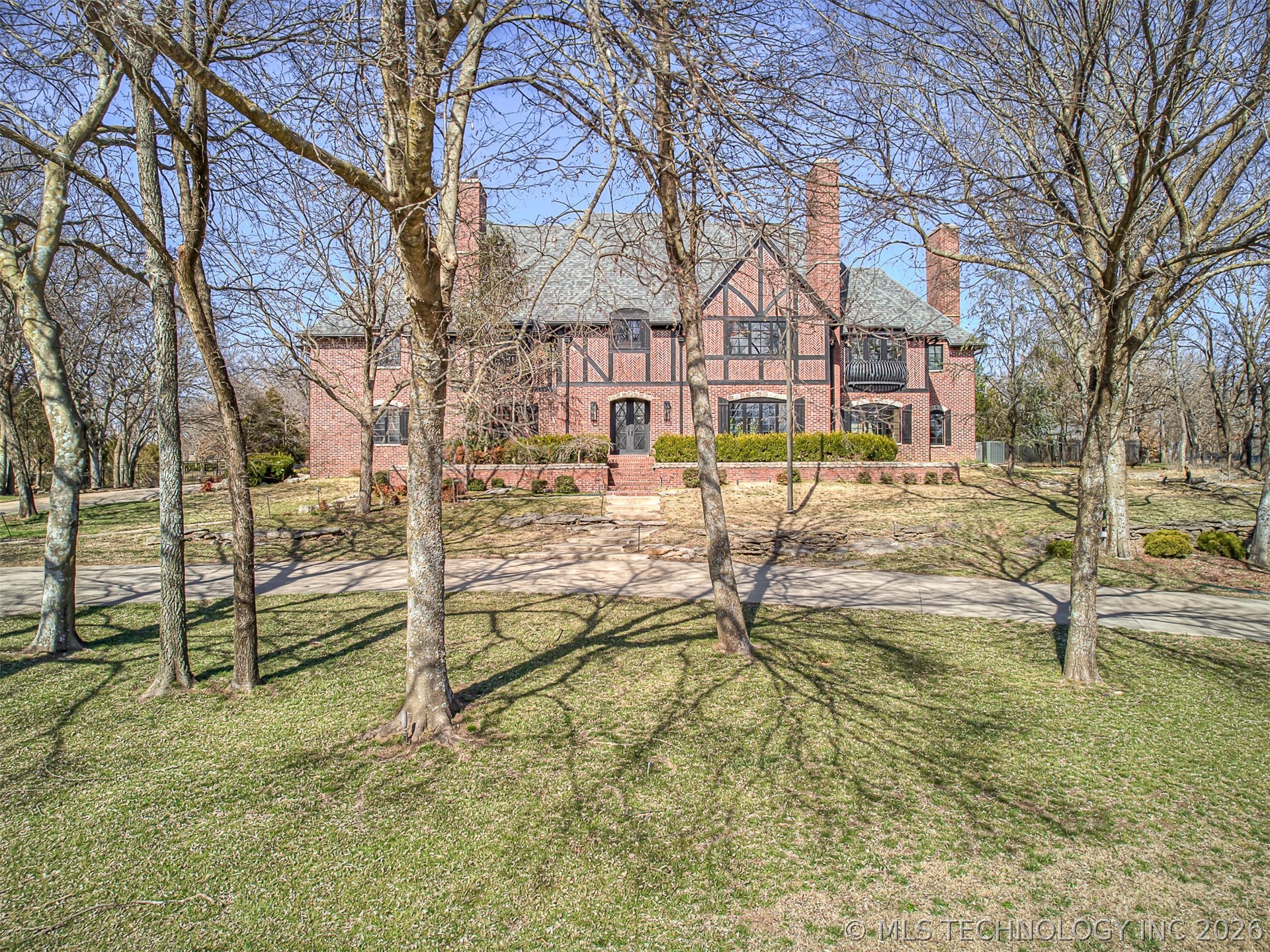 19019 Woodmere Street Property Photo 2