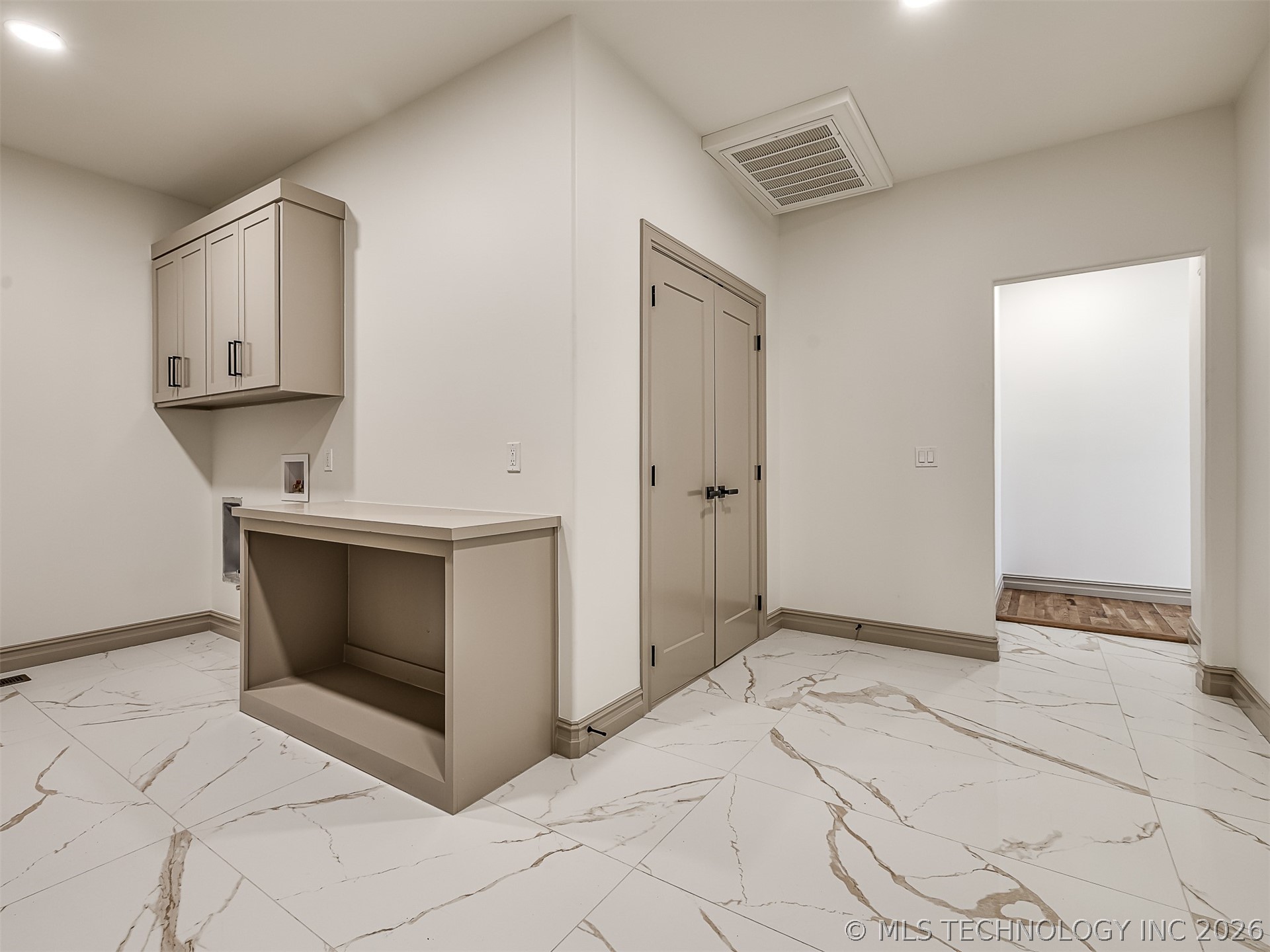 19019 Woodmere Street Property Photo 35