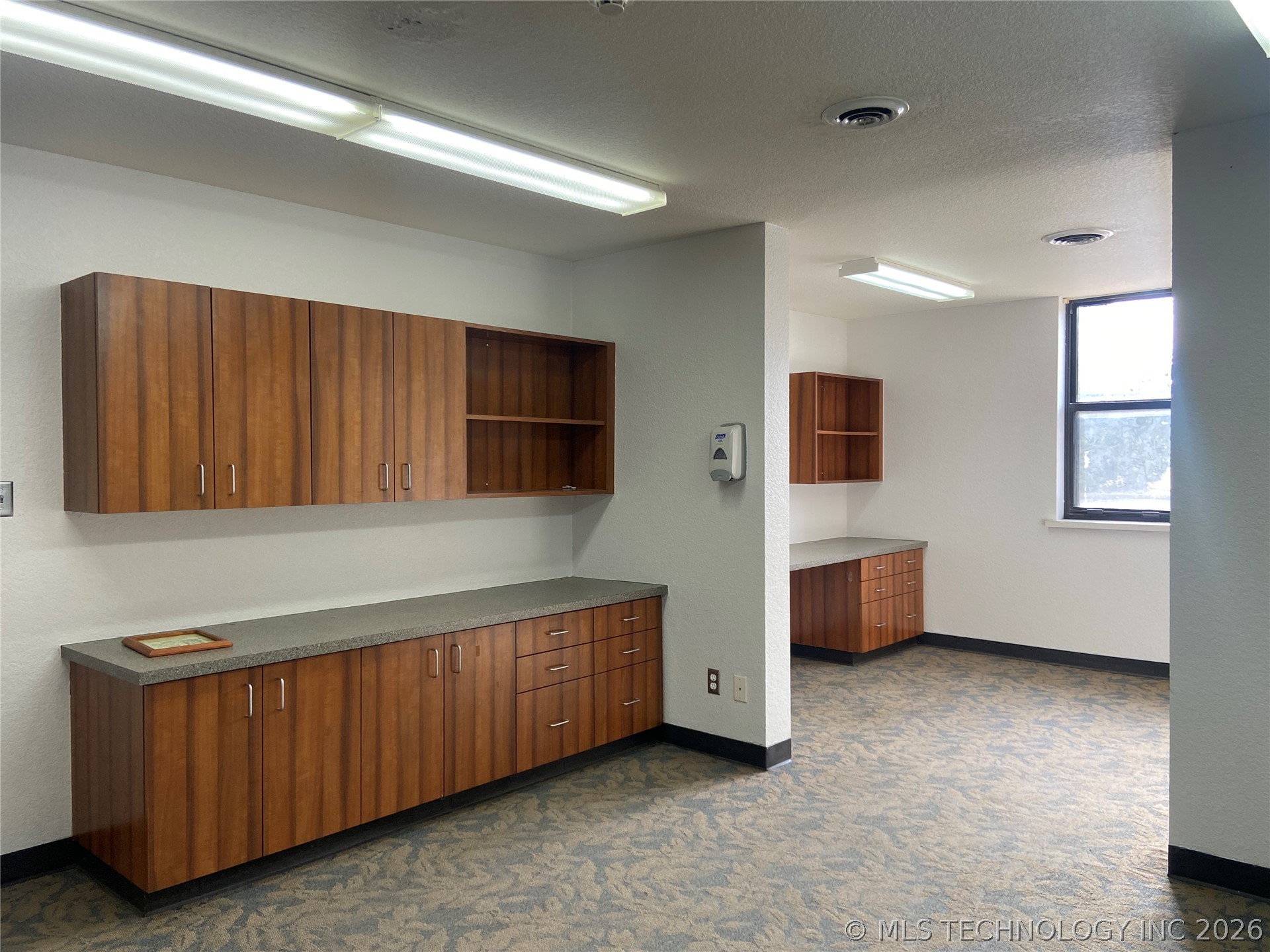 817 Elks Boulevard Property Photo 8
