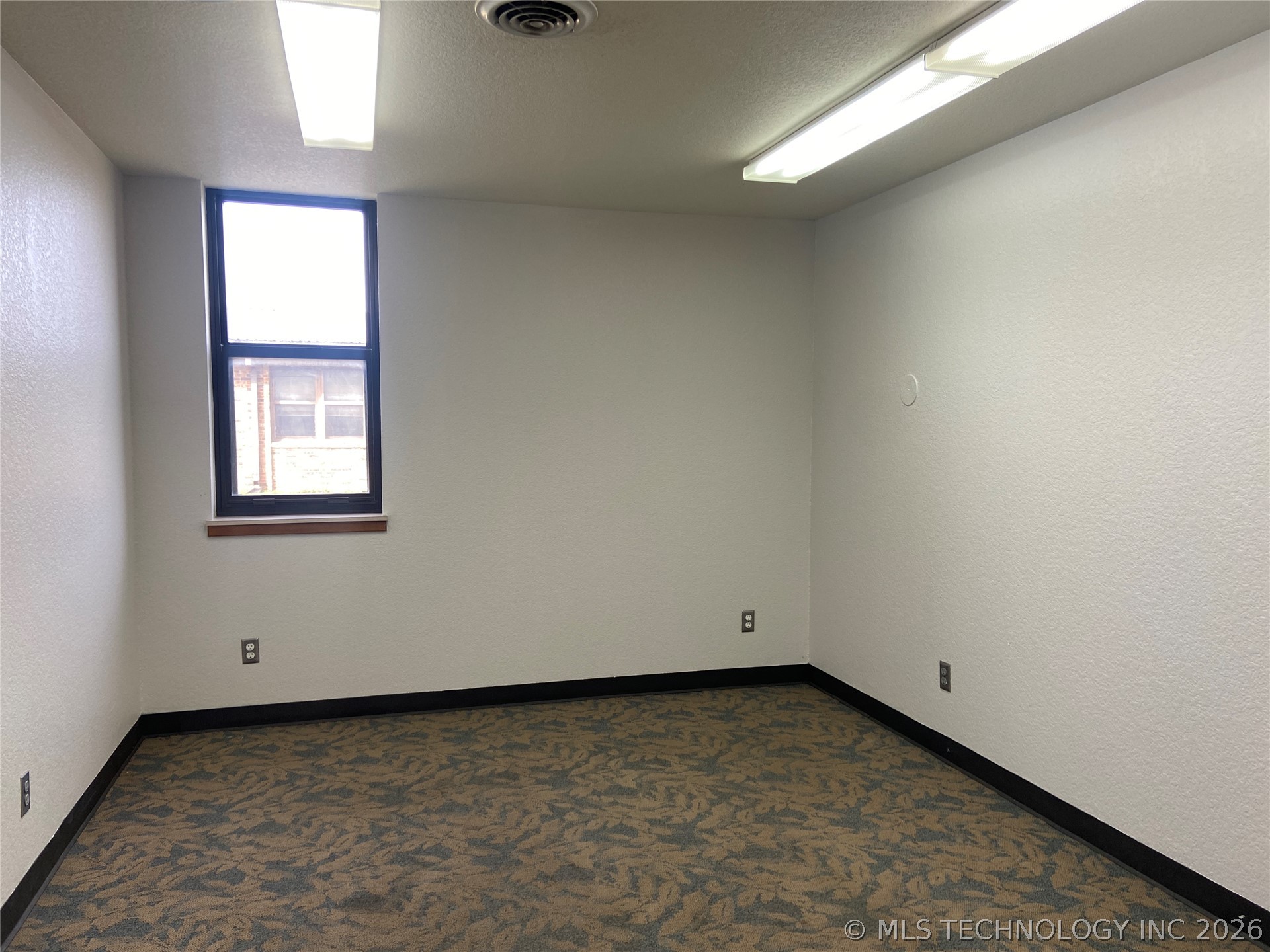 817 Elks Boulevard Property Photo 18