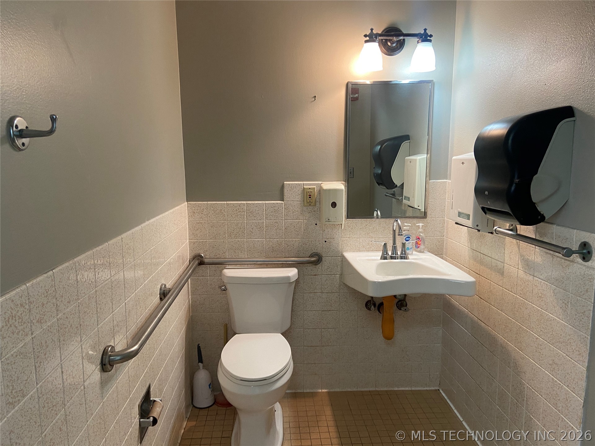 817 Elks Boulevard Property Photo 19