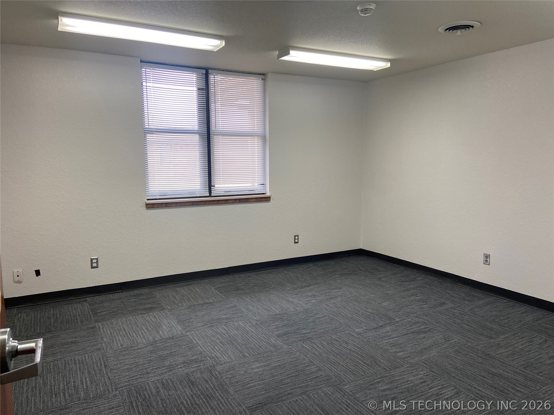 817 Elks Boulevard Property Photo 20