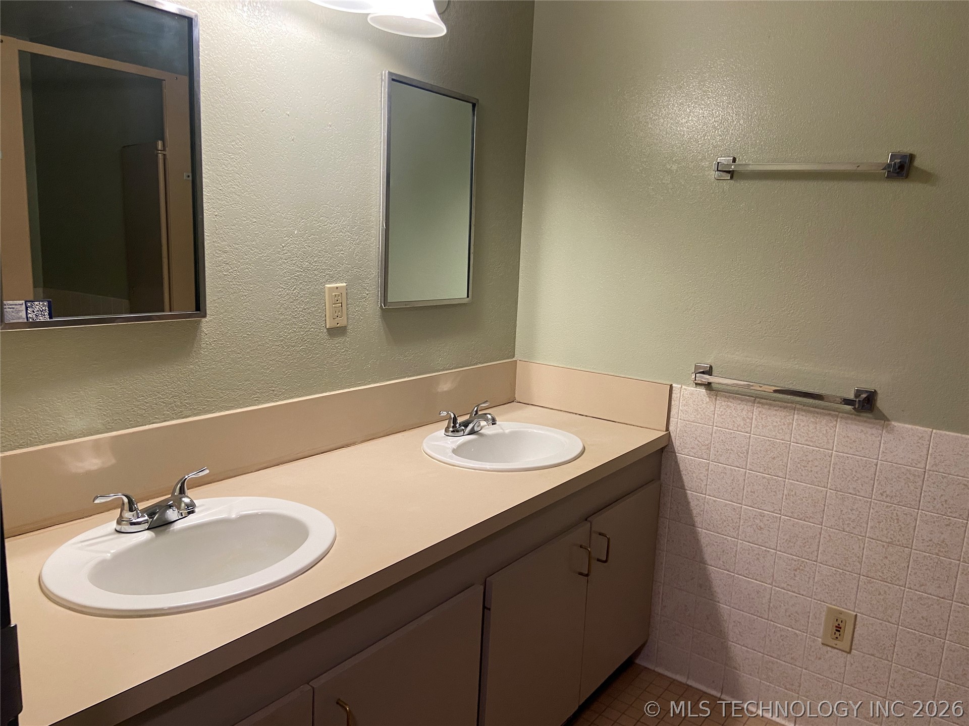 817 Elks Boulevard Property Photo 23