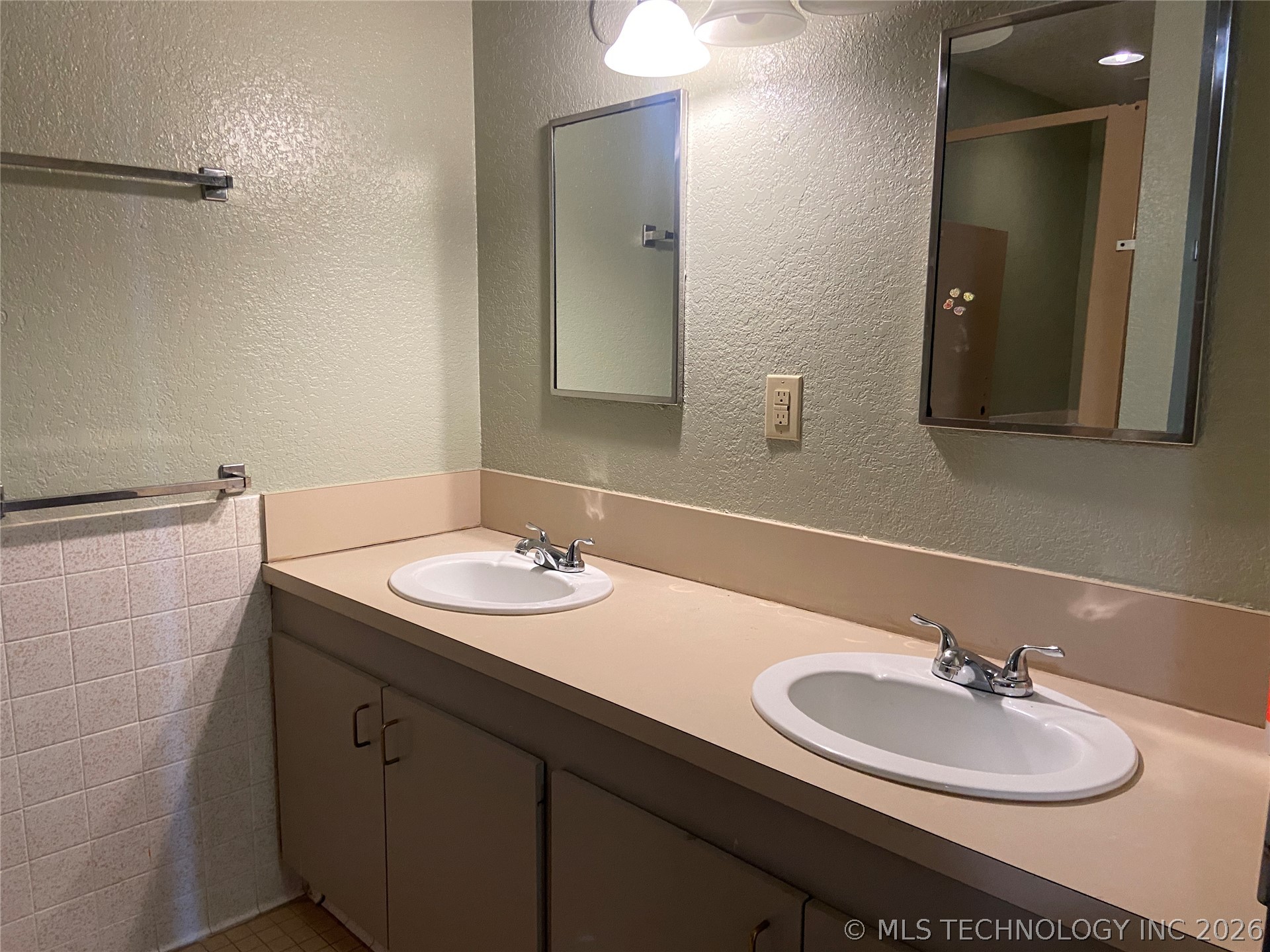 817 Elks Boulevard Property Photo 36