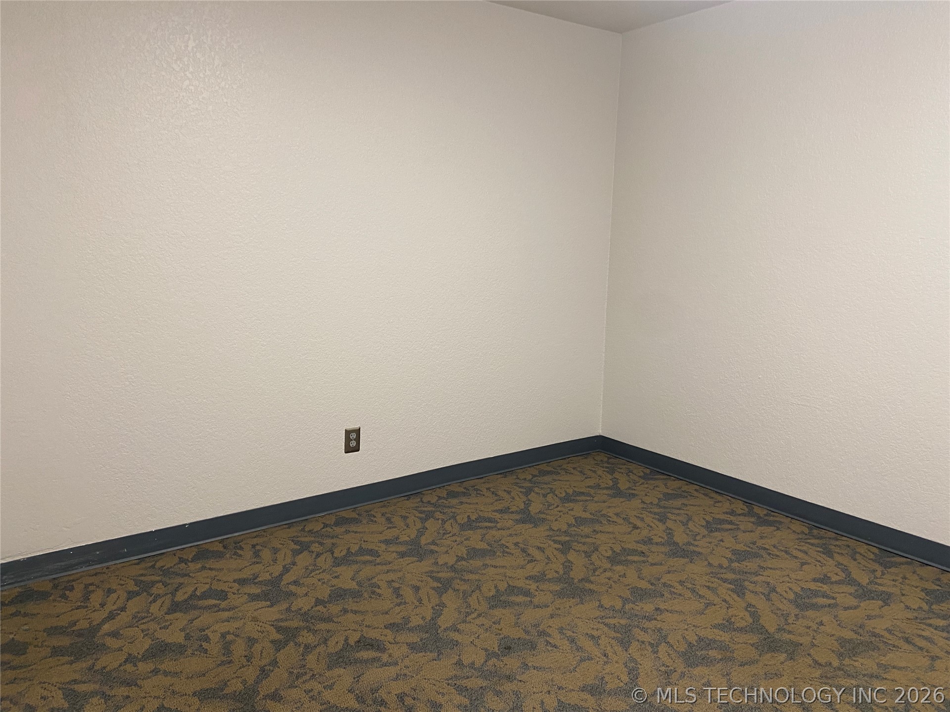817 Elks Boulevard Property Photo 38