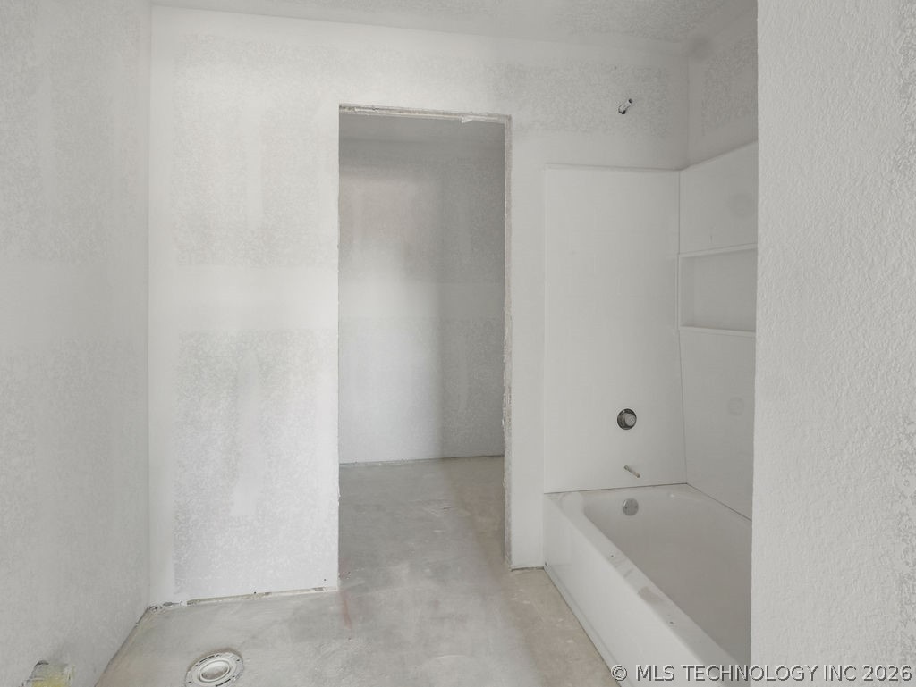 686 W 6th Street Property Photo 2