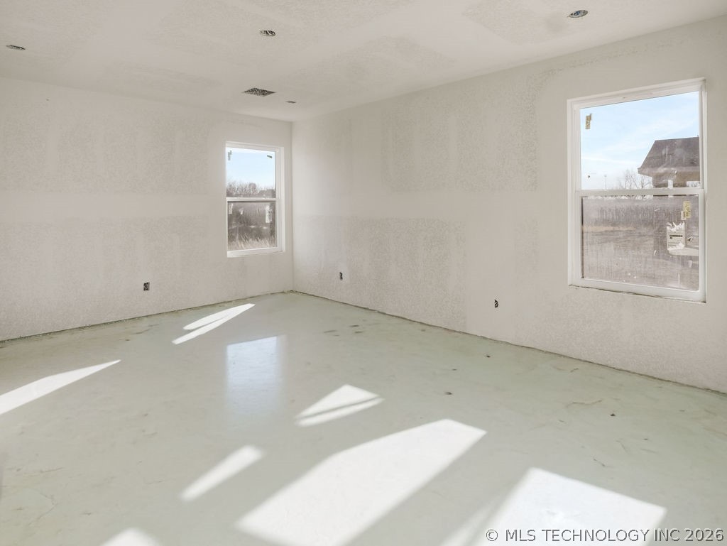 702 W 6th Street Property Photo 6