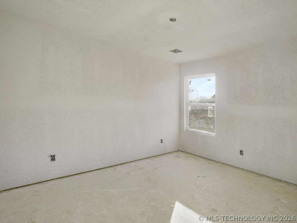702 W 6th Street Property Photo 9