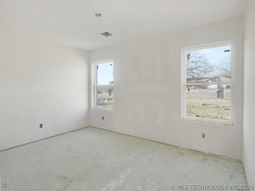 702 W 6th Street Property Photo 11