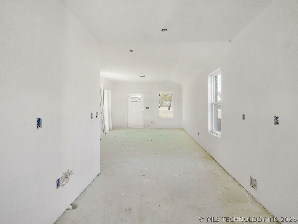 702 W 6th Street Property Photo 13