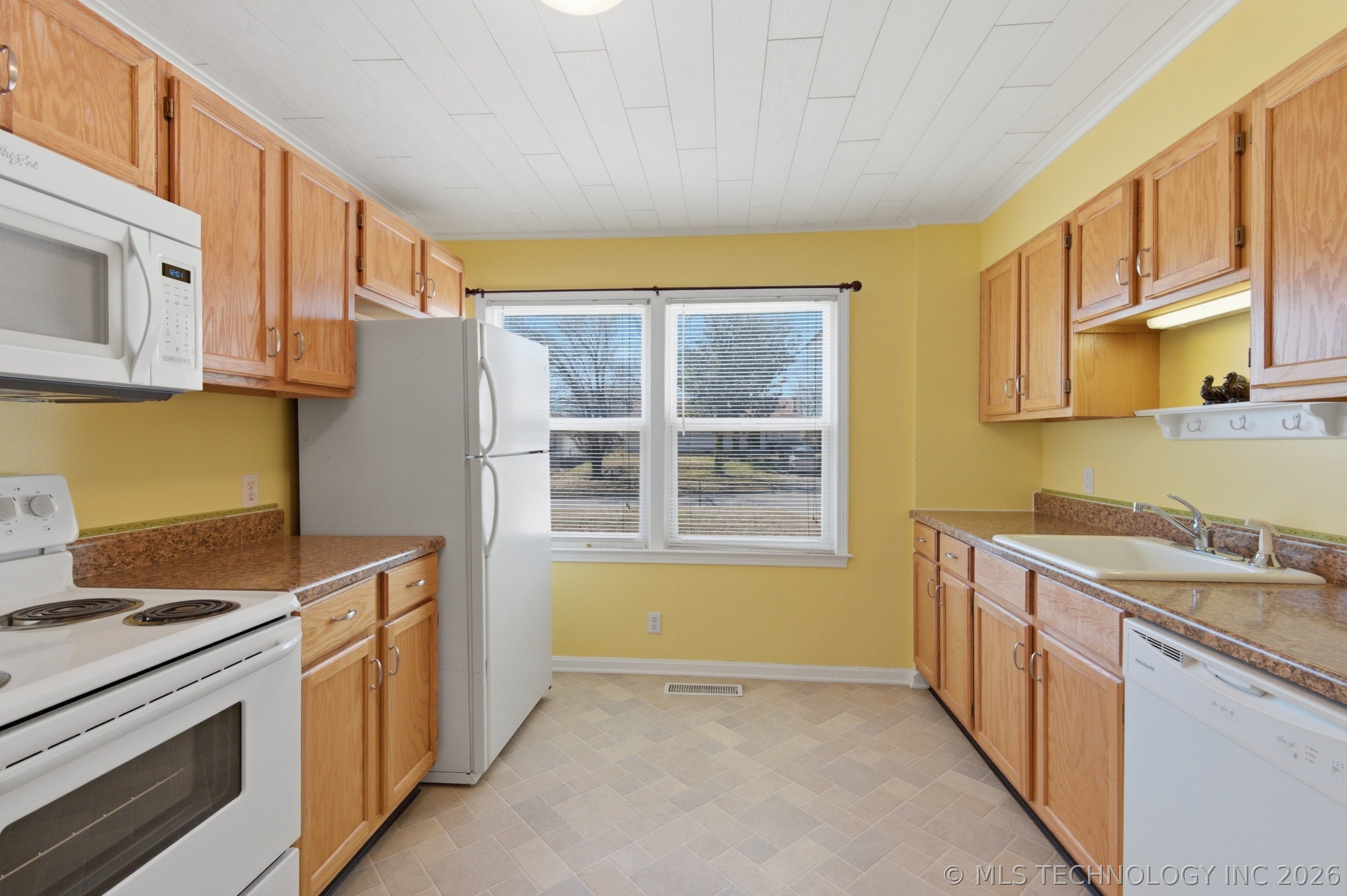 1551 N Indianapolis Avenue Property Photo 16