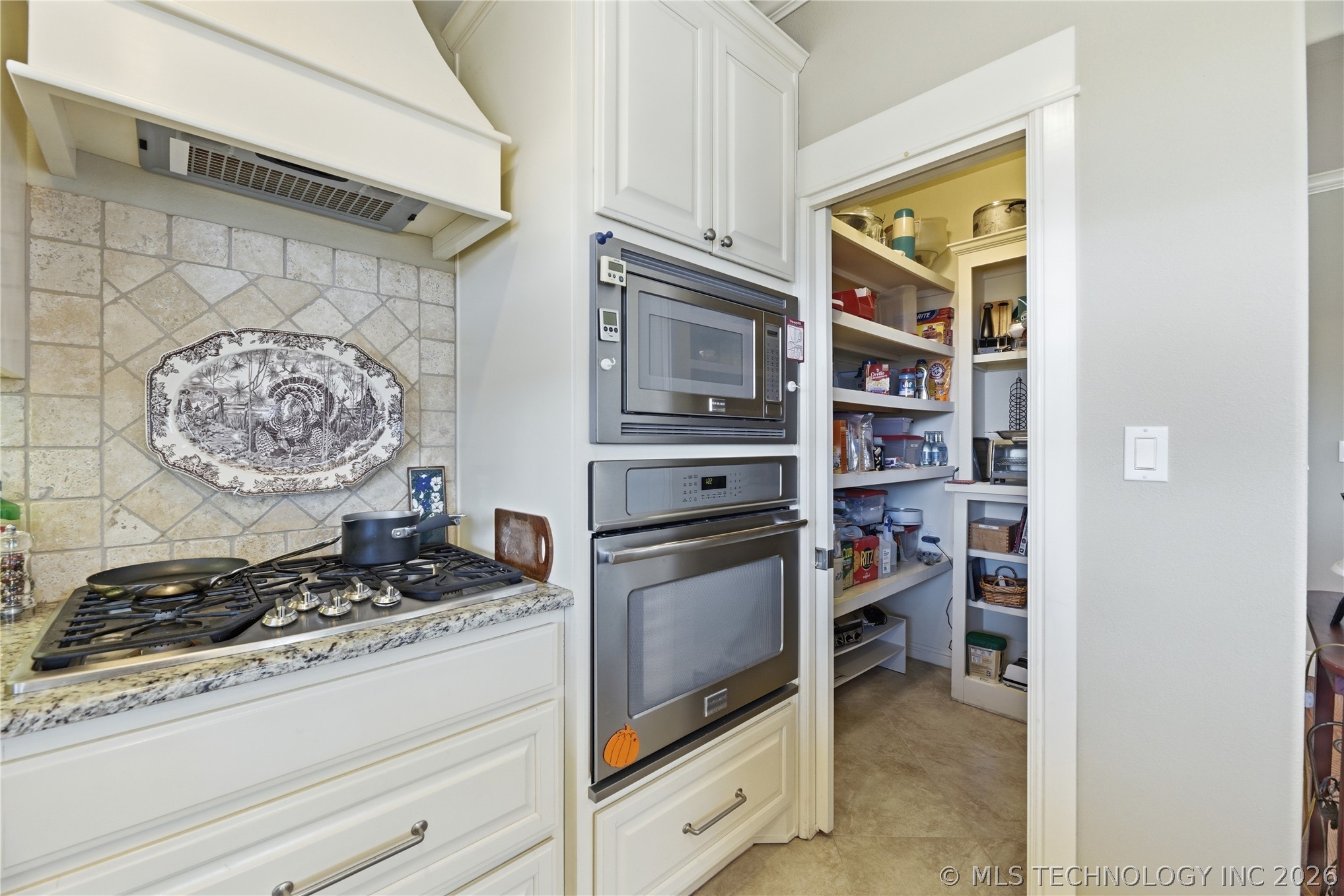 8410 S Nogales Avenue W Property Photo 11
