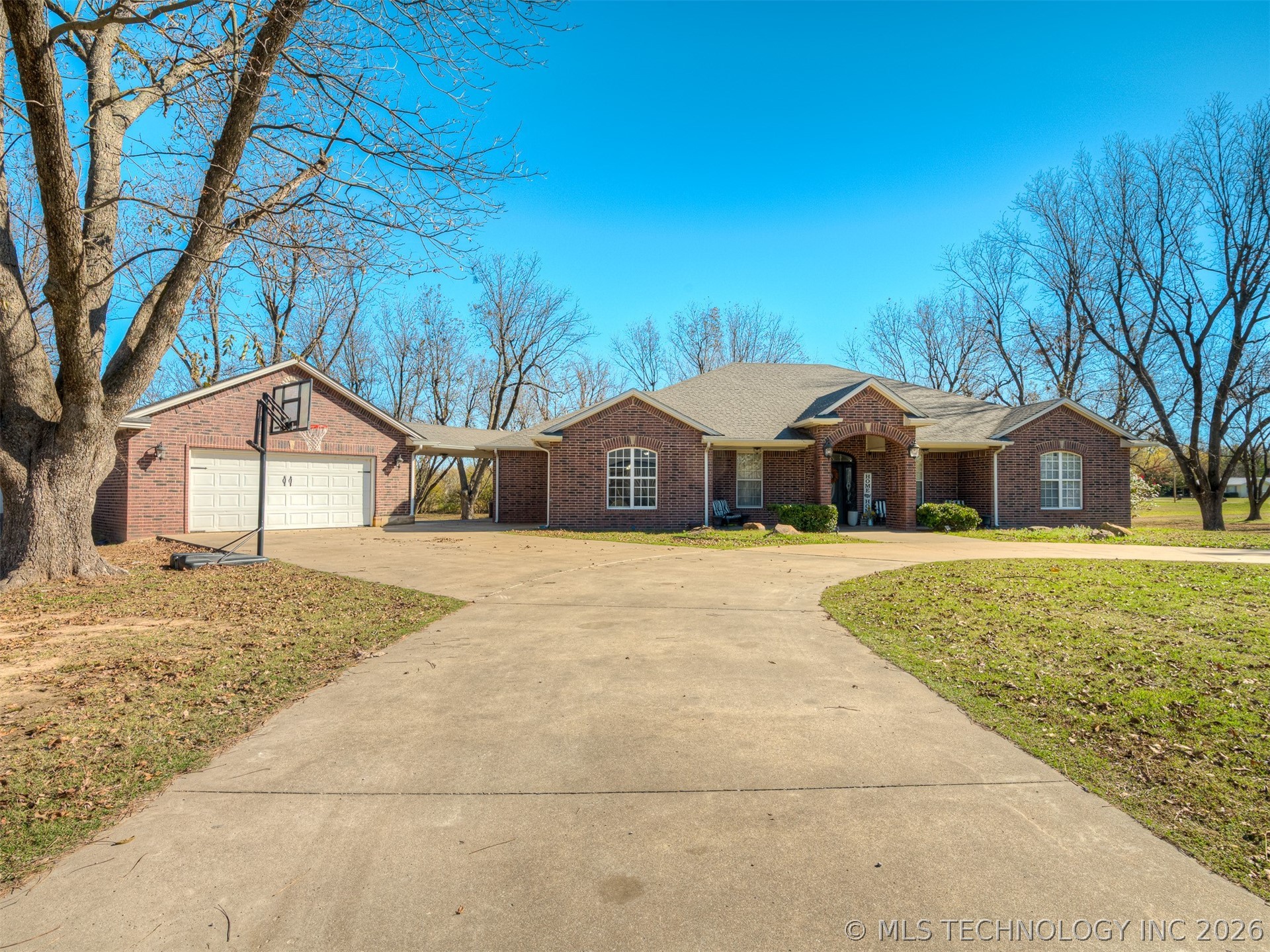 808 N E Street Property Photo 2