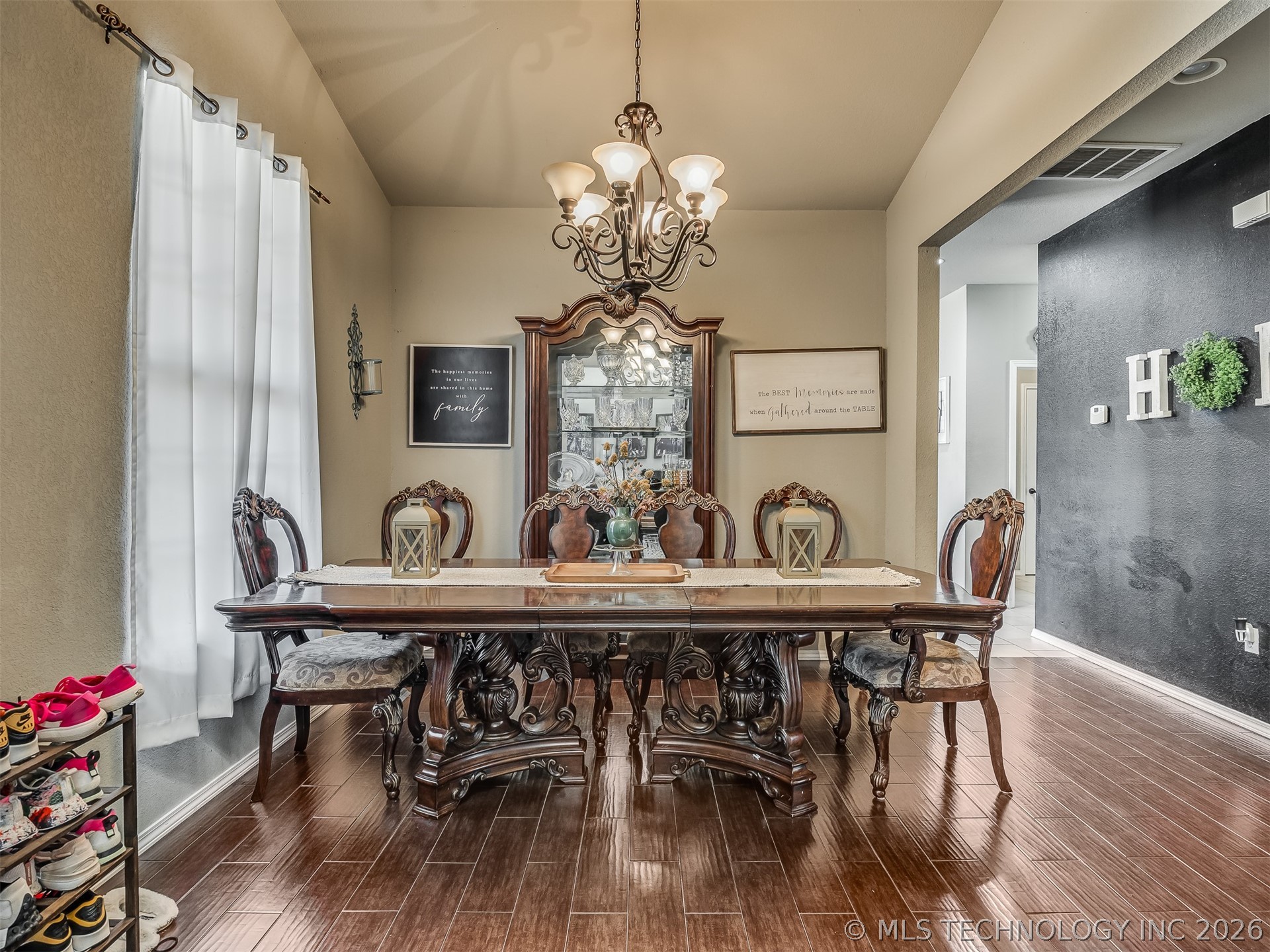 808 N E Street Property Photo 11