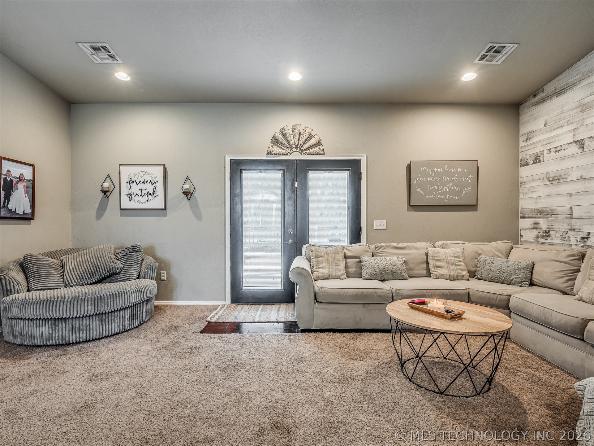 808 N E Street Property Photo 13