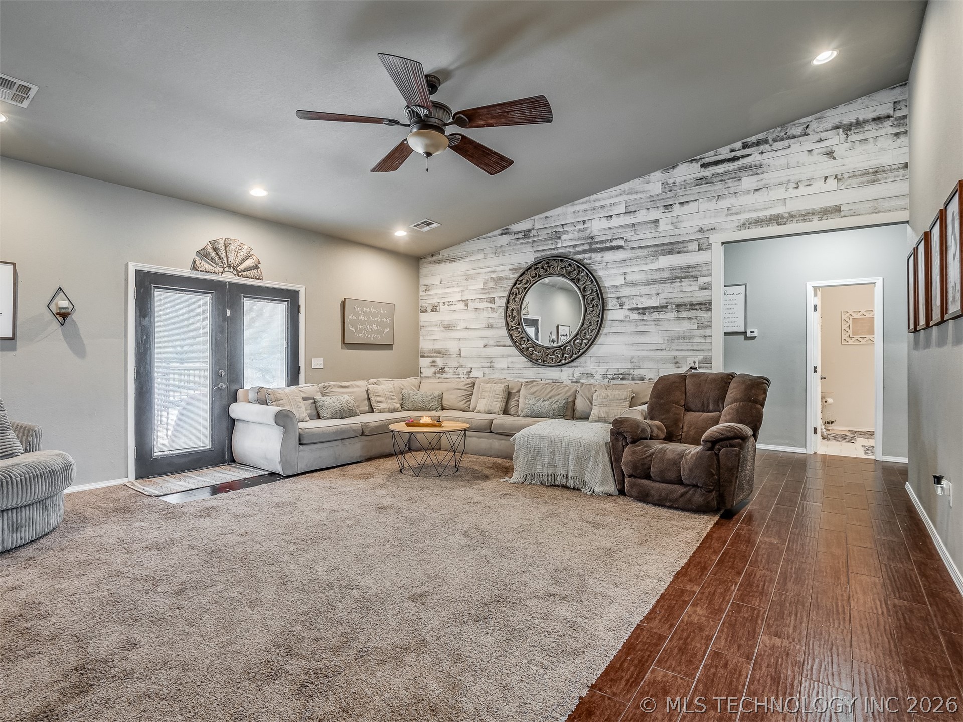 808 N E Street Property Photo 15