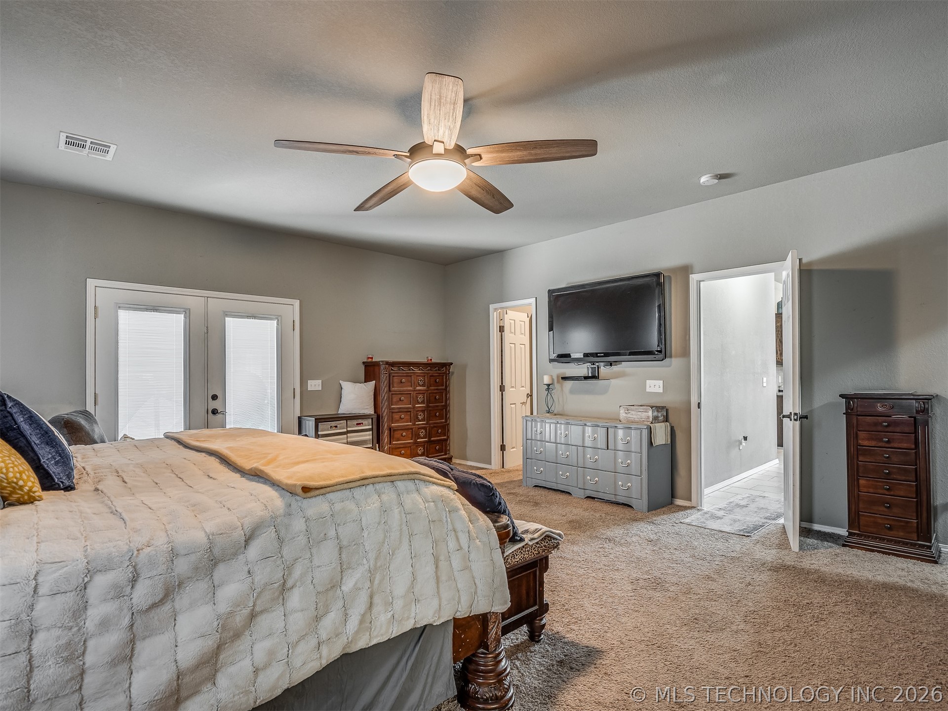 808 N E Street Property Photo 41