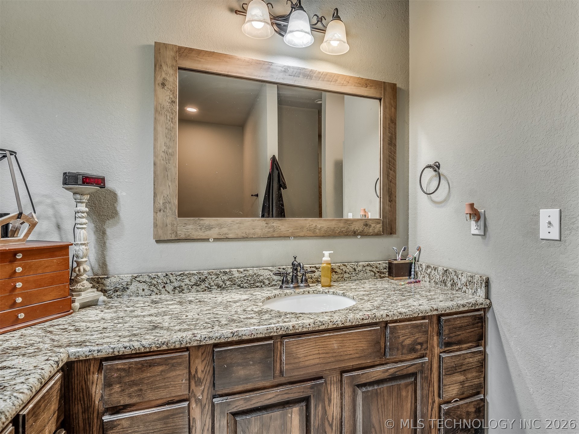 808 N E Street Property Photo 45