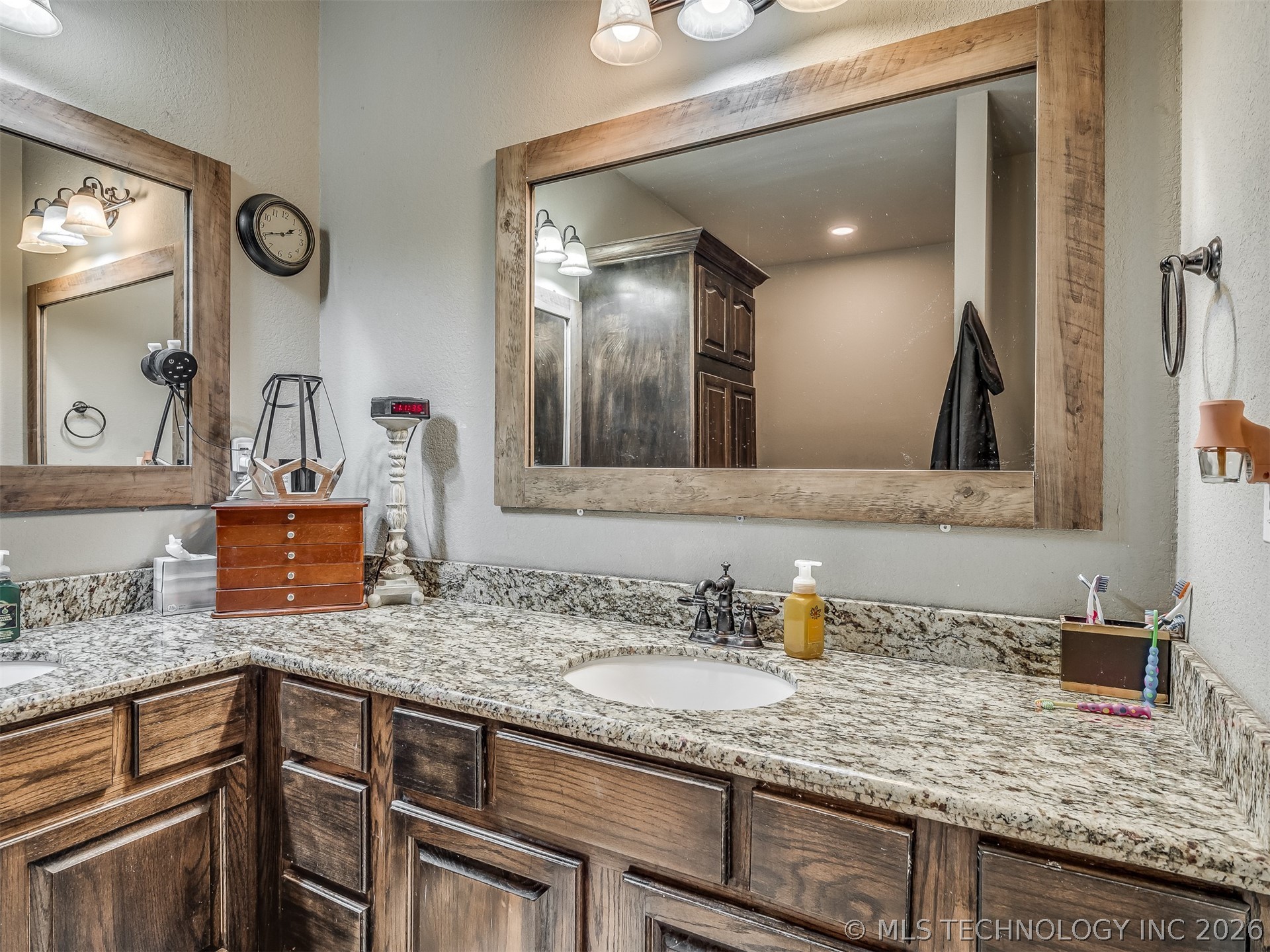 808 N E Street Property Photo 46